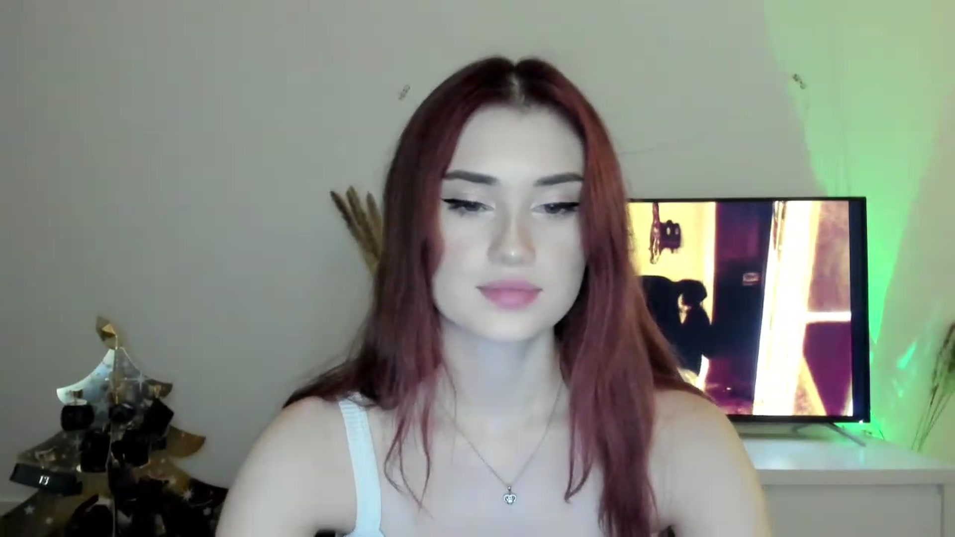 Gallery image thumbnail from IsaPeach's myfreecams stream on, 11/23/2022, 21:29 image 19 of 20