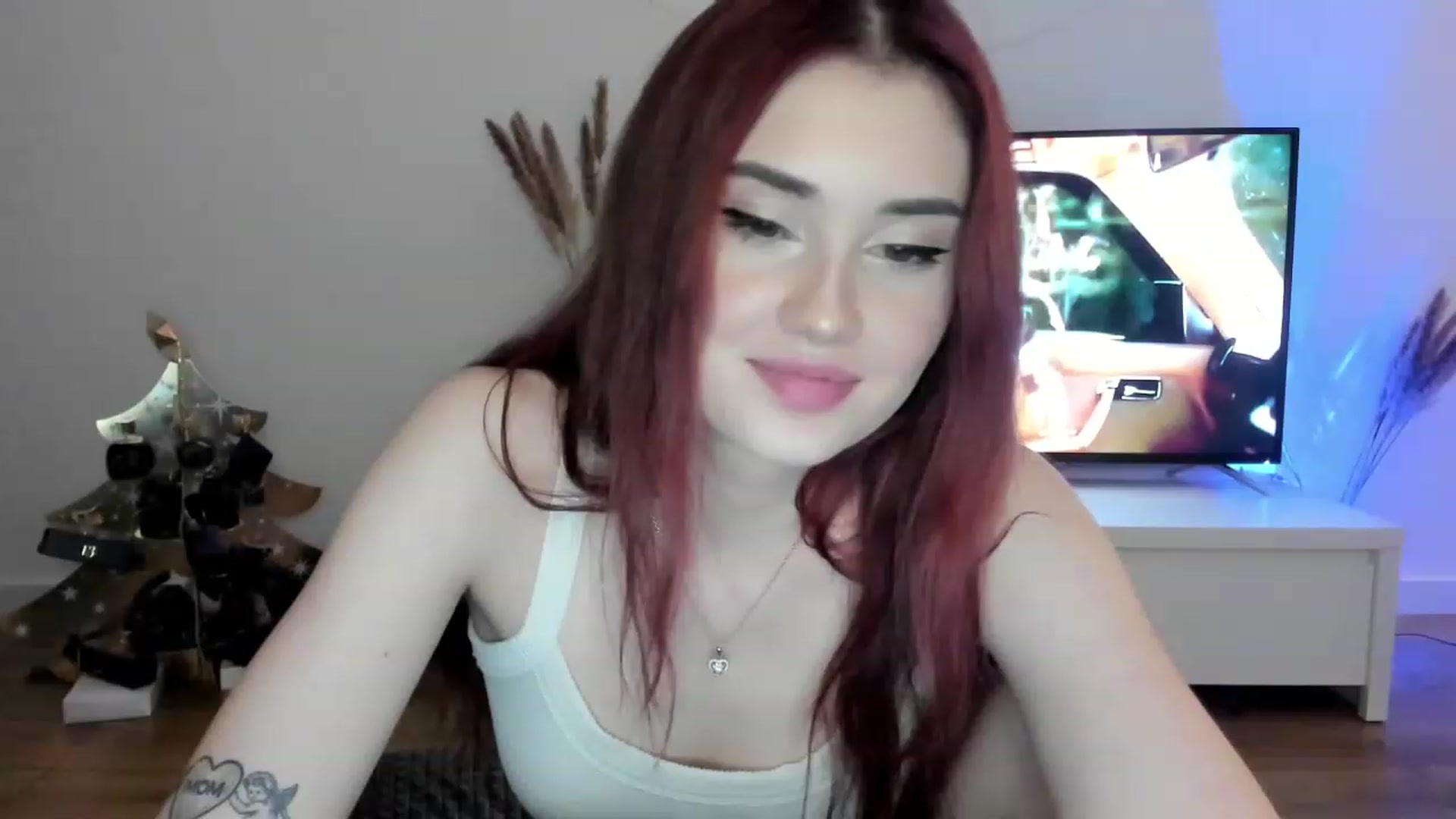 Gallery image thumbnail from IsaPeach's myfreecams stream on, 11/23/2022, 21:29 image 14 of 20