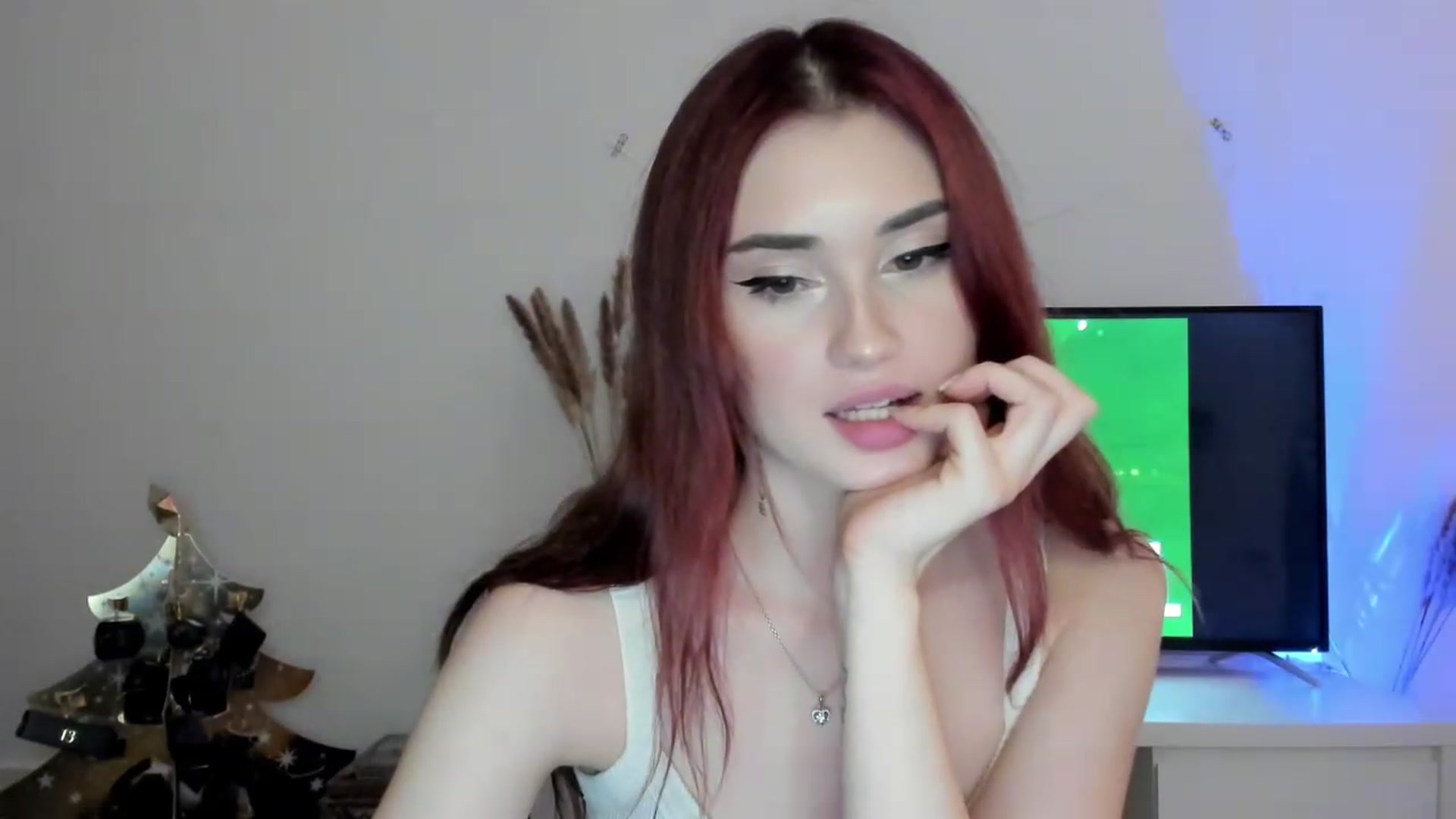 Gallery image thumbnail from IsaPeach's myfreecams stream on, 11/23/2022, 21:29 image 17 of 20