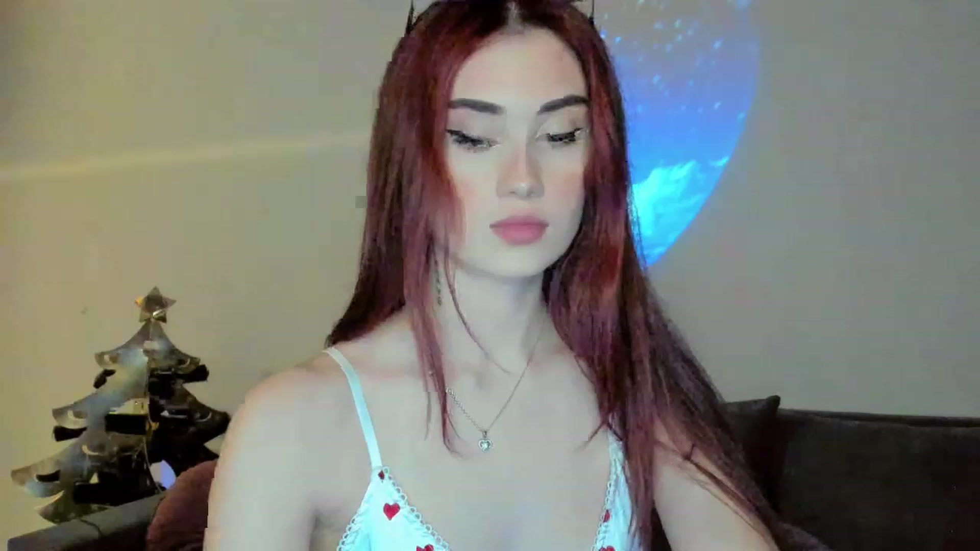 Gallery image thumbnail from IsaPeach's myfreecams stream on, 11/27/2022, 19:26 image 17 of 20
