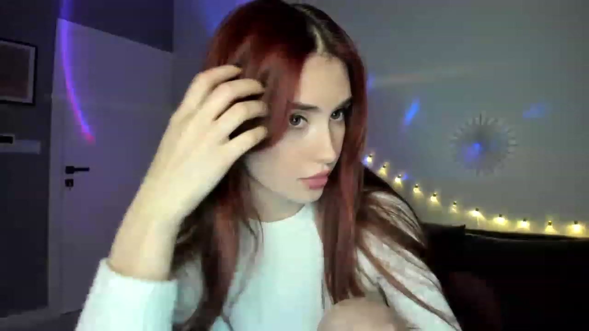 Gallery image thumbnail from IsaPeach's myfreecams stream on, 12/03/2022, 22:10 image 2 of 20