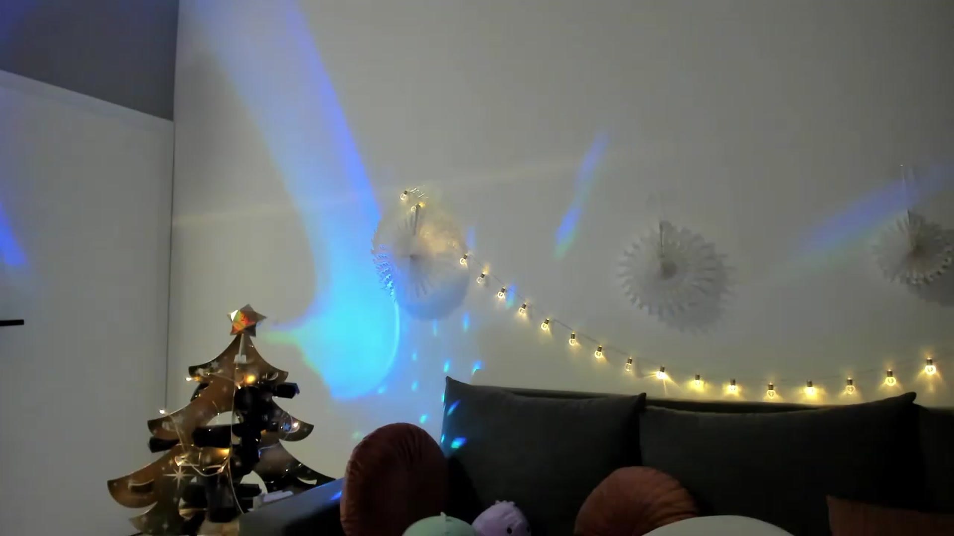 Gallery image thumbnail from IsaPeach's myfreecams stream on, 12/03/2022, 23:02 image 4 of 20