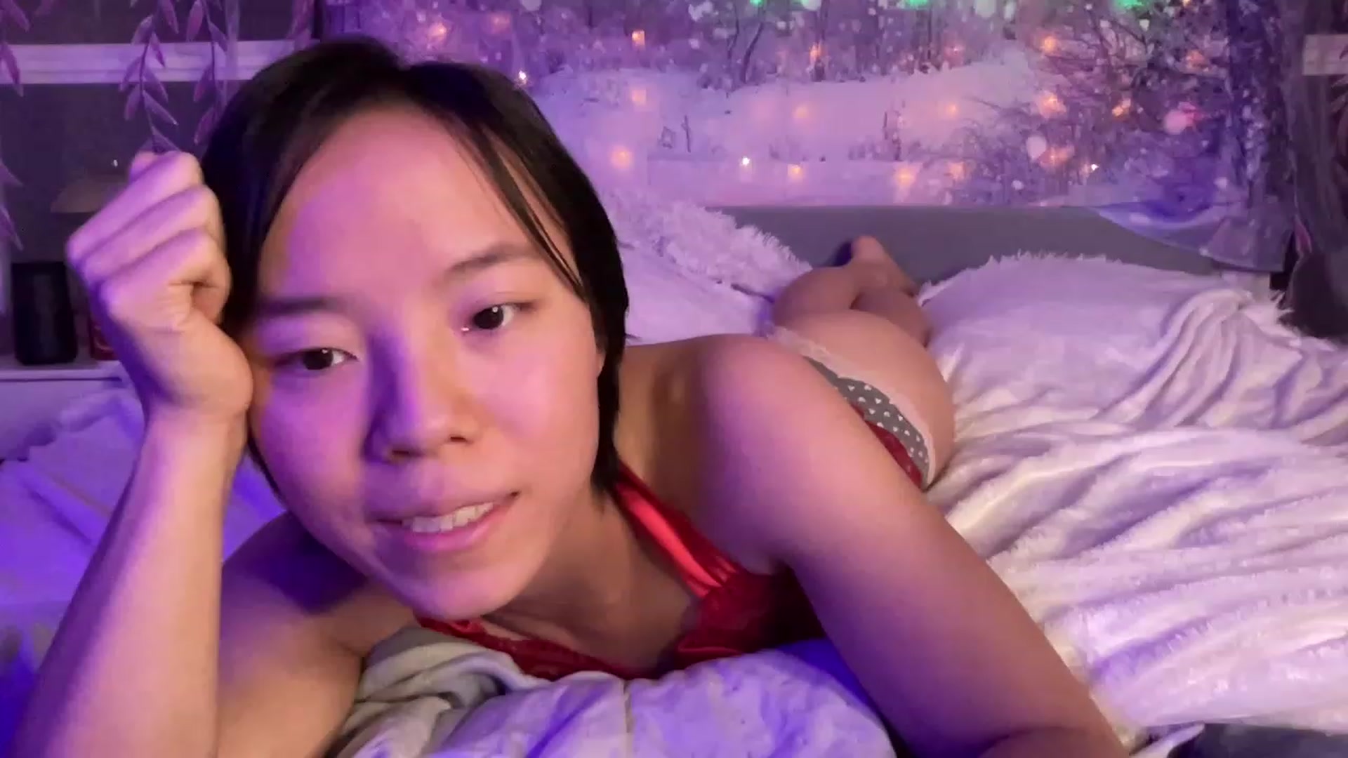 Gallery image thumbnail from Isa_Boop's myfreecams stream on, 12/12/2022, 01:32 image 13 of 20
