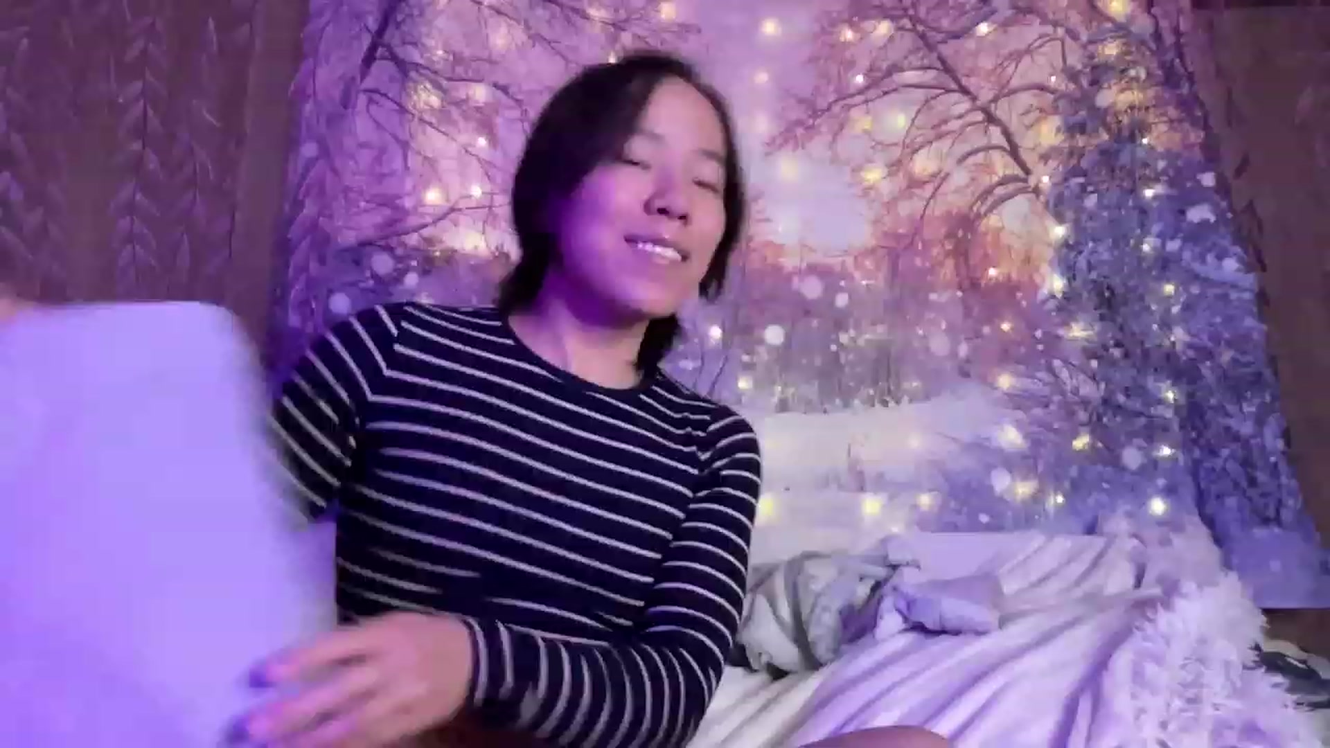 Gallery image thumbnail from Isa_Boop's myfreecams stream on, 02/20/2023, 03:48 image 12 of 20