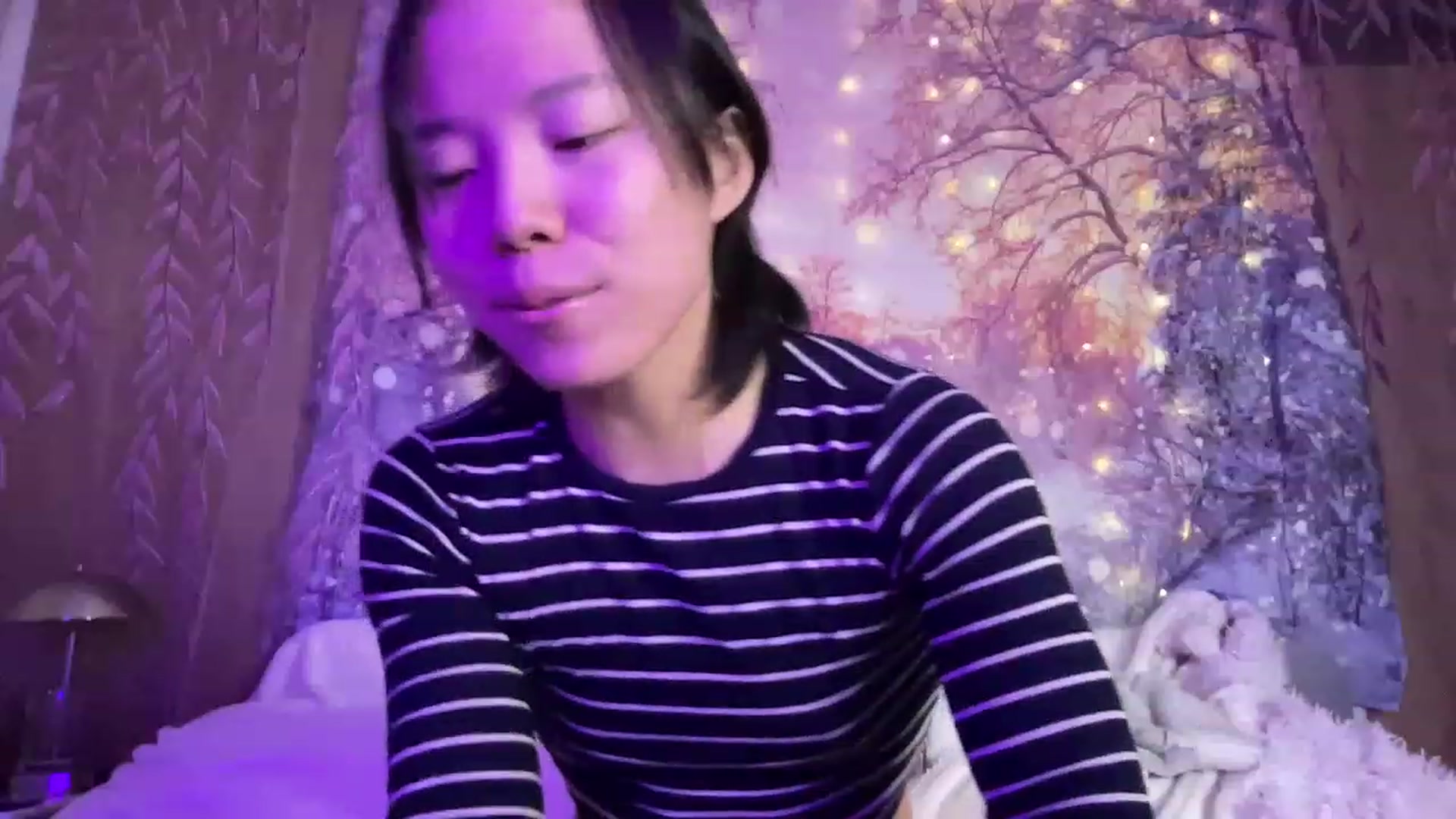 Gallery image thumbnail from Isa_Boop's myfreecams stream on, 02/20/2023, 03:48 image 10 of 20