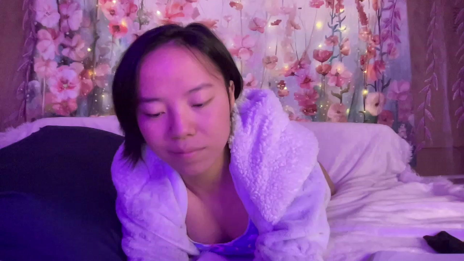 Gallery image thumbnail from Isa_Boop's myfreecams stream on, 03/14/2023, 04:58 image 6 of 20