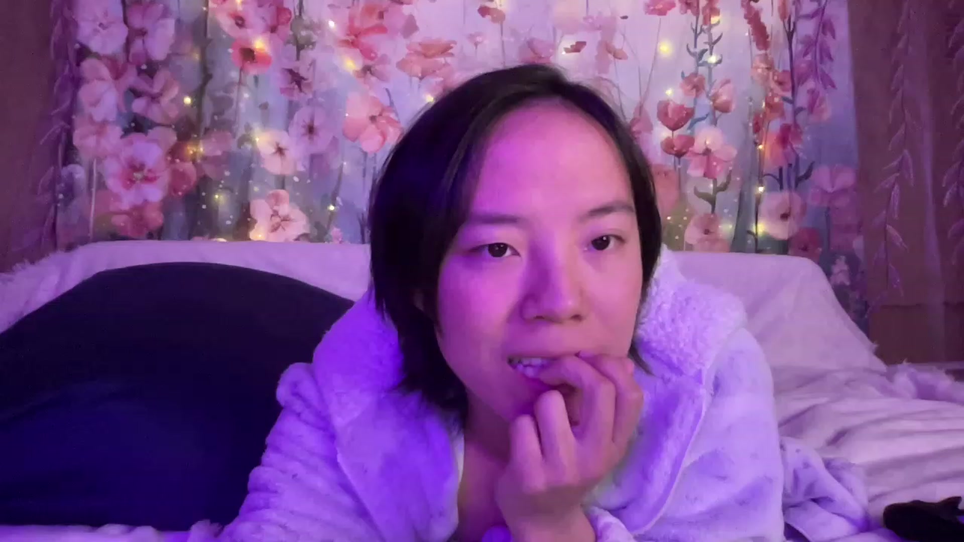 Gallery image thumbnail from Isa_Boop's myfreecams stream on, 03/14/2023, 04:58 image 2 of 20