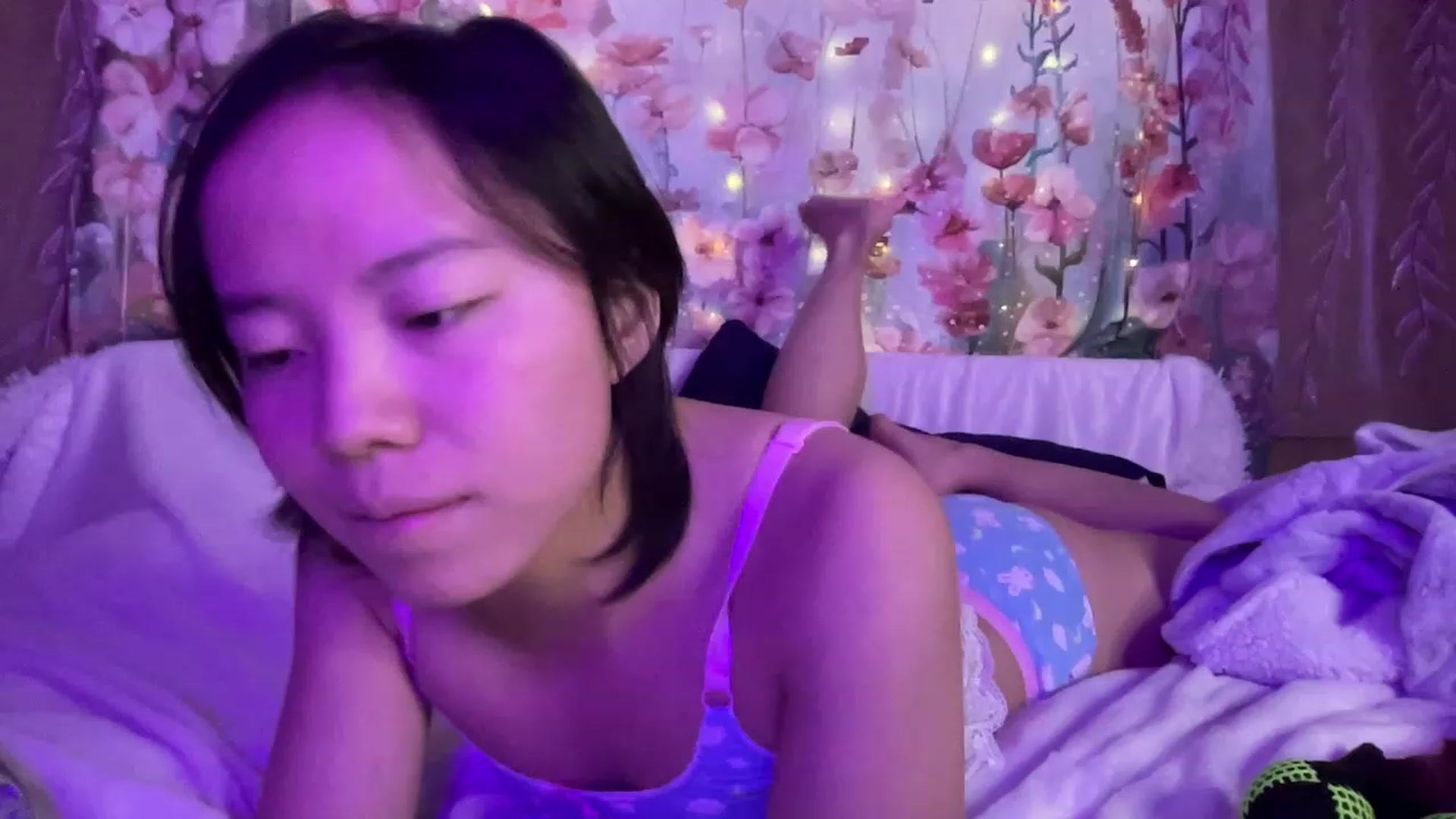 Gallery image thumbnail from Isa_Boop's myfreecams stream on, 03/14/2023, 04:58 image 19 of 20