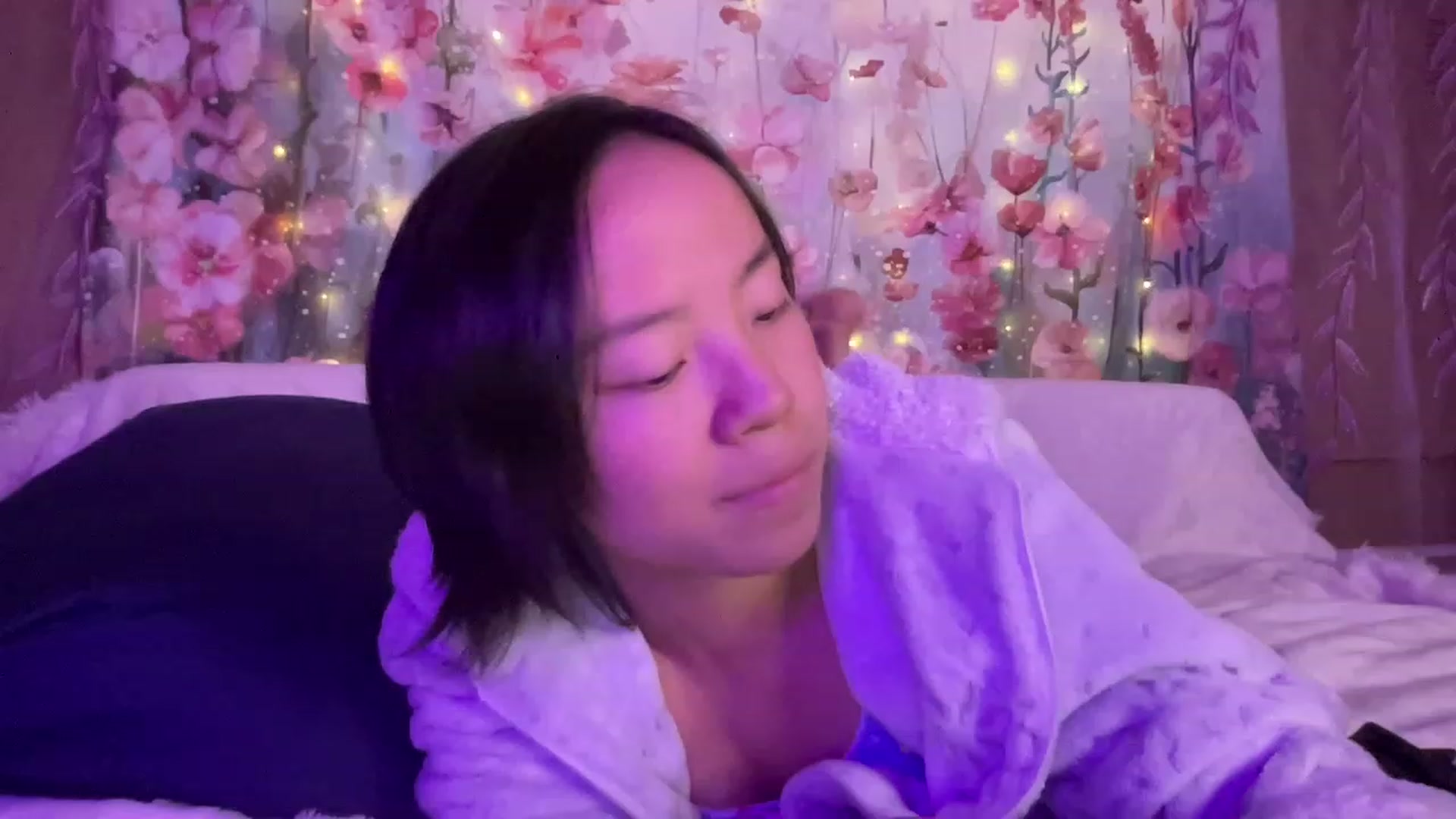 Gallery image thumbnail from Isa_Boop's myfreecams stream on, 03/14/2023, 04:58 image 3 of 20