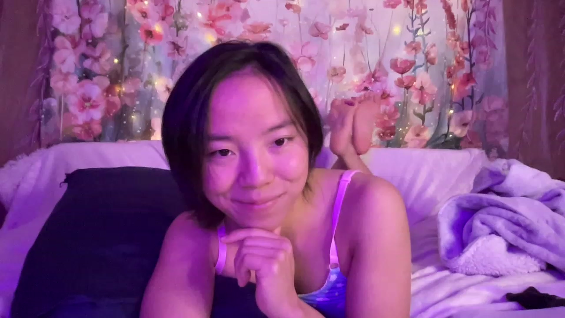 Gallery image thumbnail from Isa_Boop's myfreecams stream on, 03/14/2023, 04:58 image 9 of 20