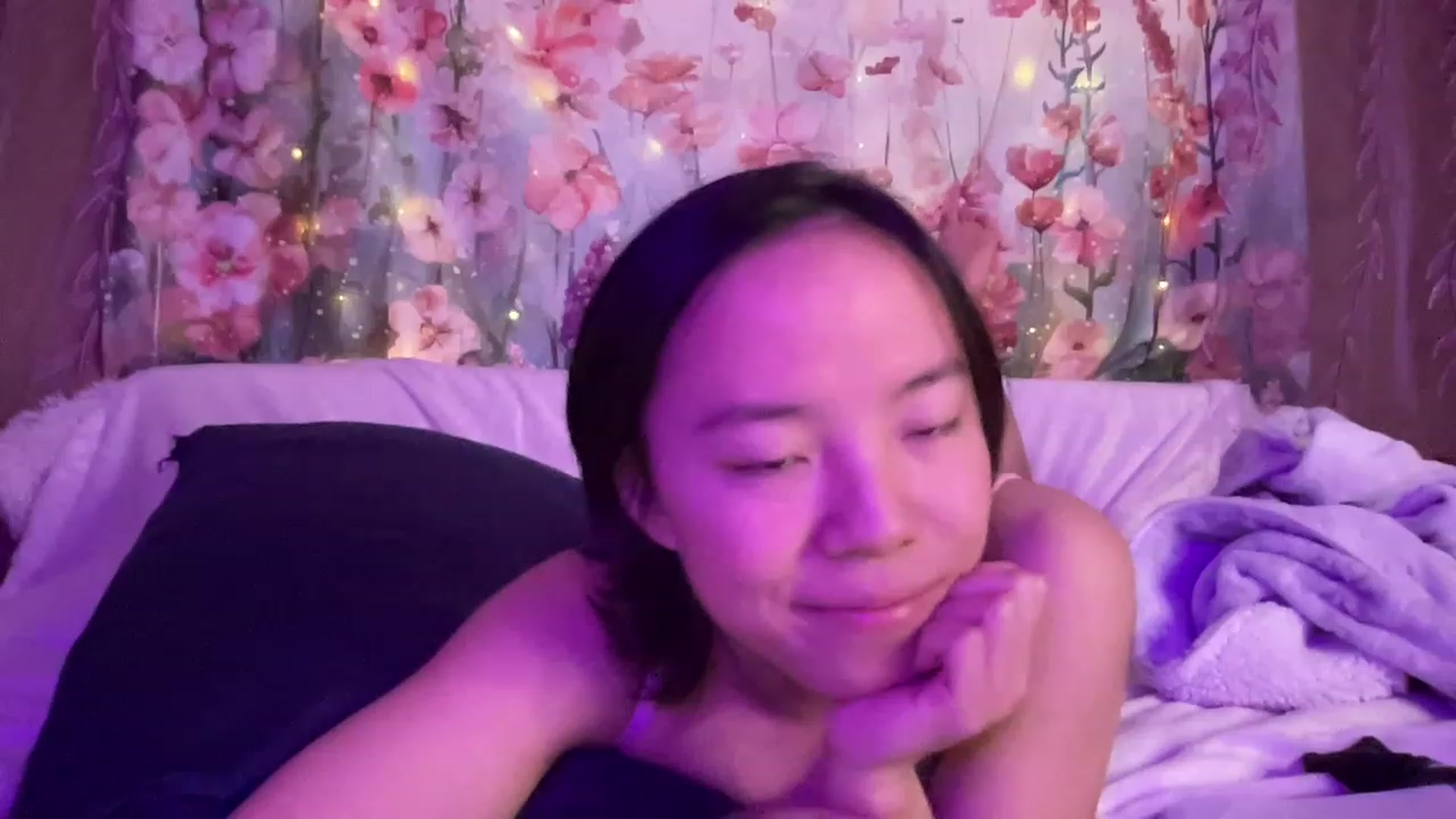 Gallery image thumbnail from Isa_Boop's myfreecams stream on, 03/14/2023, 04:58 image 10 of 20