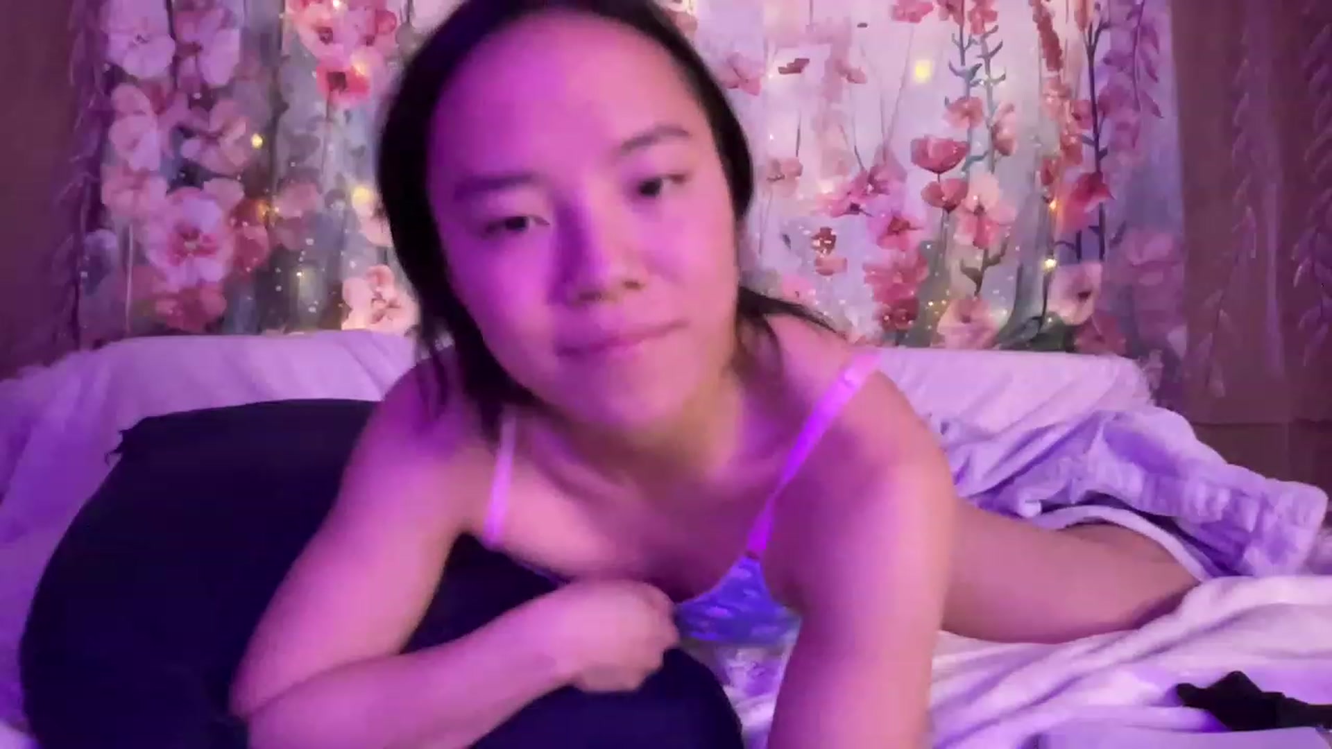 Gallery image thumbnail from Isa_Boop's myfreecams stream on, 03/14/2023, 04:58 image 7 of 20