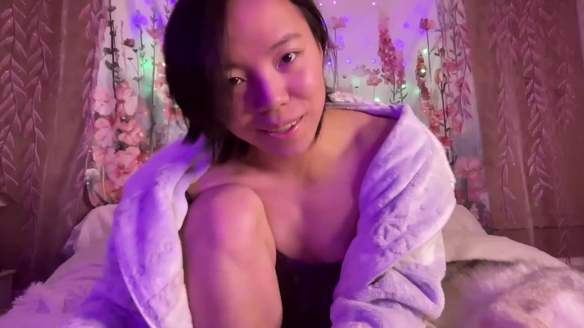 Gallery image thumbnail from Isa_Boop's myfreecams stream on, 03/15/2023, 06:21 image 6 of 20