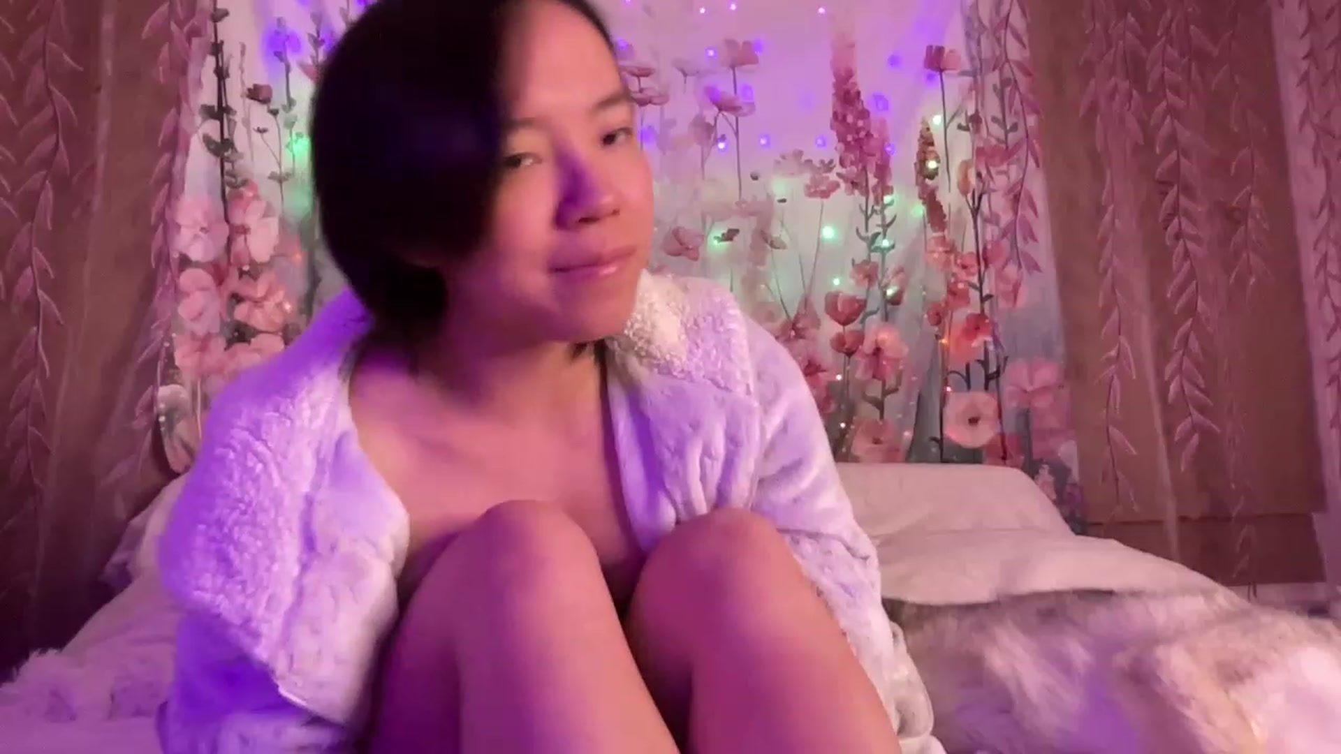 Gallery image thumbnail from Isa_Boop's myfreecams stream on, 03/15/2023, 06:21 image 13 of 20