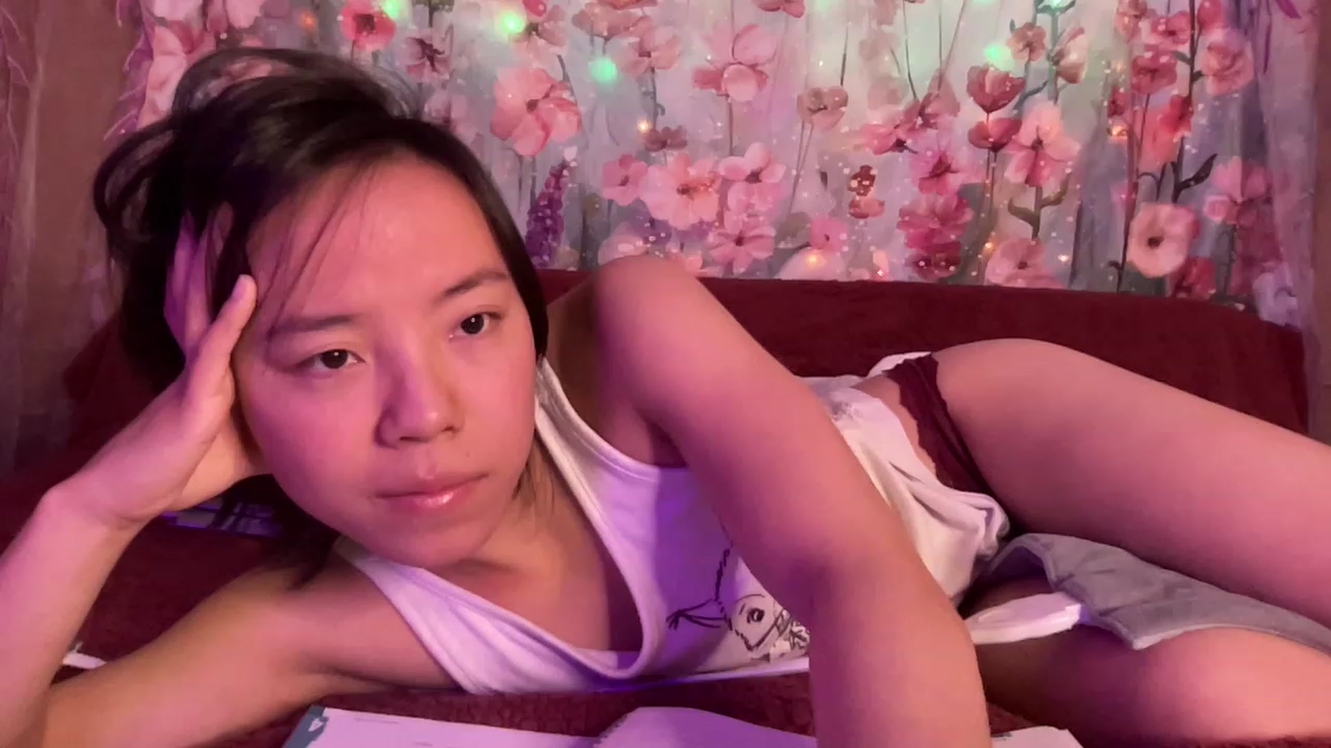 Gallery image thumbnail from Isa_Boop's myfreecams stream on, 03/21/2023, 04:42 image 10 of 20