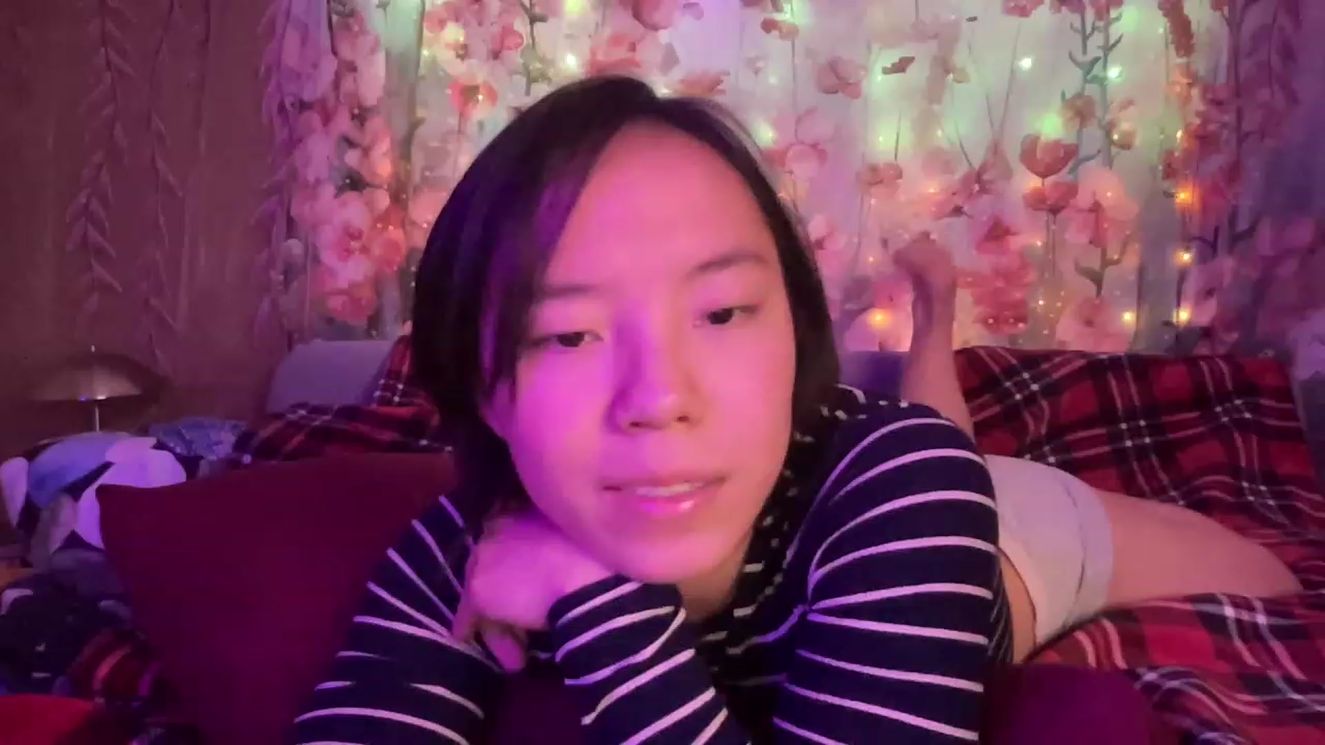Gallery image thumbnail from Isa_Boop's myfreecams stream on, 03/28/2023, 04:49 image 20 of 20
