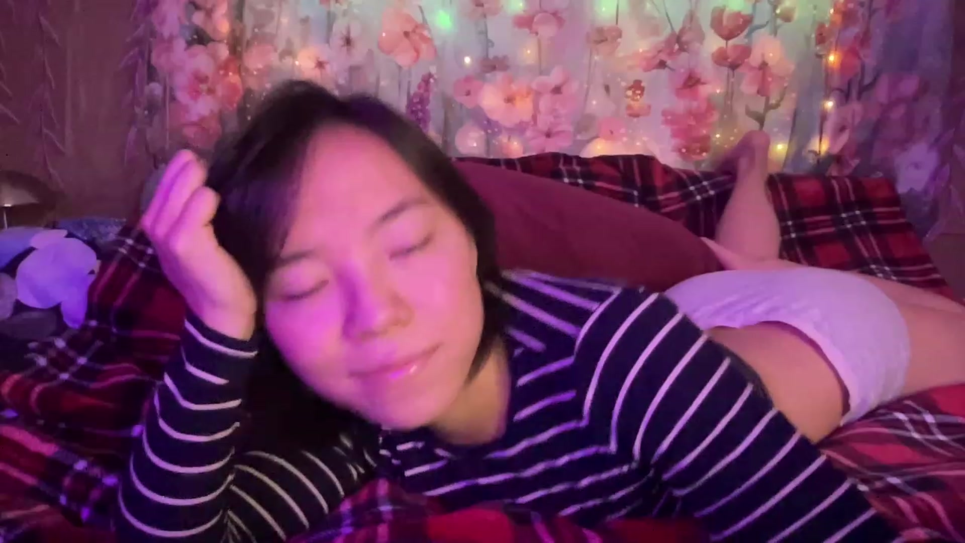 Gallery image thumbnail from Isa_Boop's myfreecams stream on, 03/28/2023, 04:49 image 13 of 20