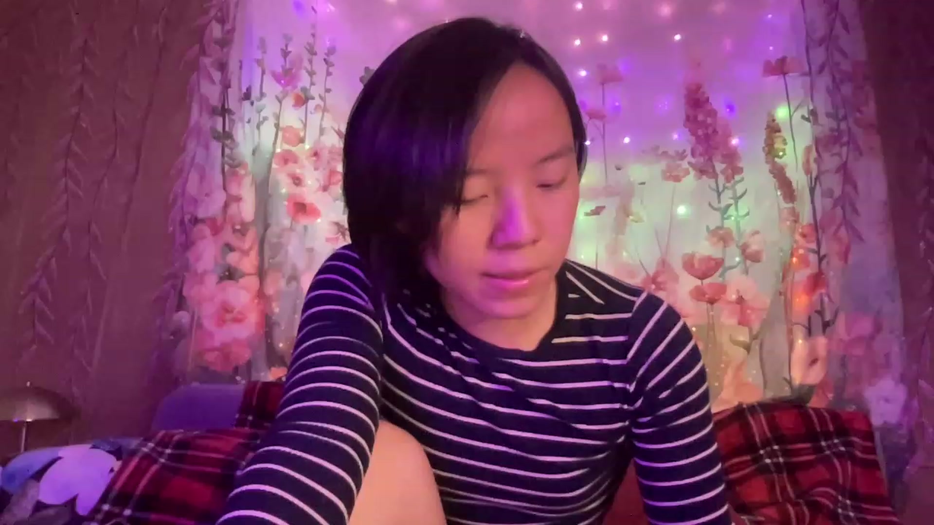 Gallery image thumbnail from Isa_Boop's myfreecams stream on, 03/28/2023, 04:49 image 8 of 20