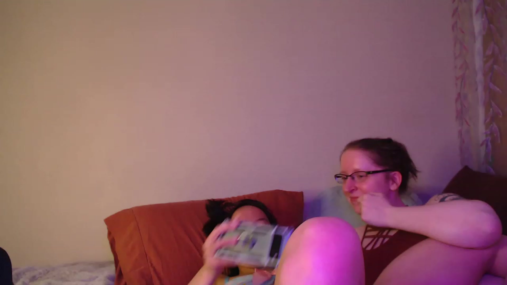 Gallery image thumbnail from Isa_Boop's myfreecams stream on, 04/02/2023, 05:04 image 10 of 20