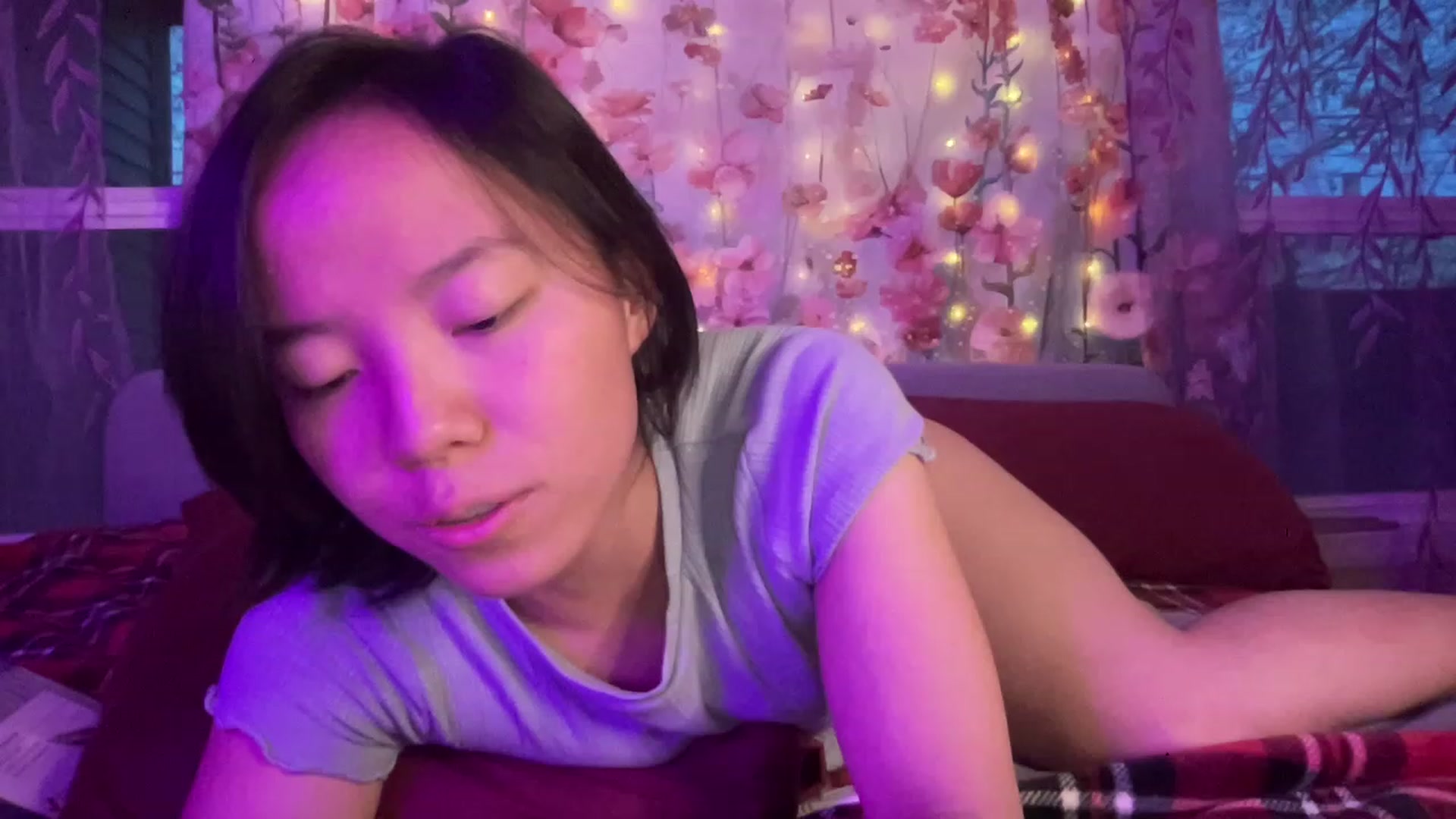 Gallery image thumbnail from Isa_Boop's myfreecams stream on, 04/12/2023, 03:57 image 4 of 20