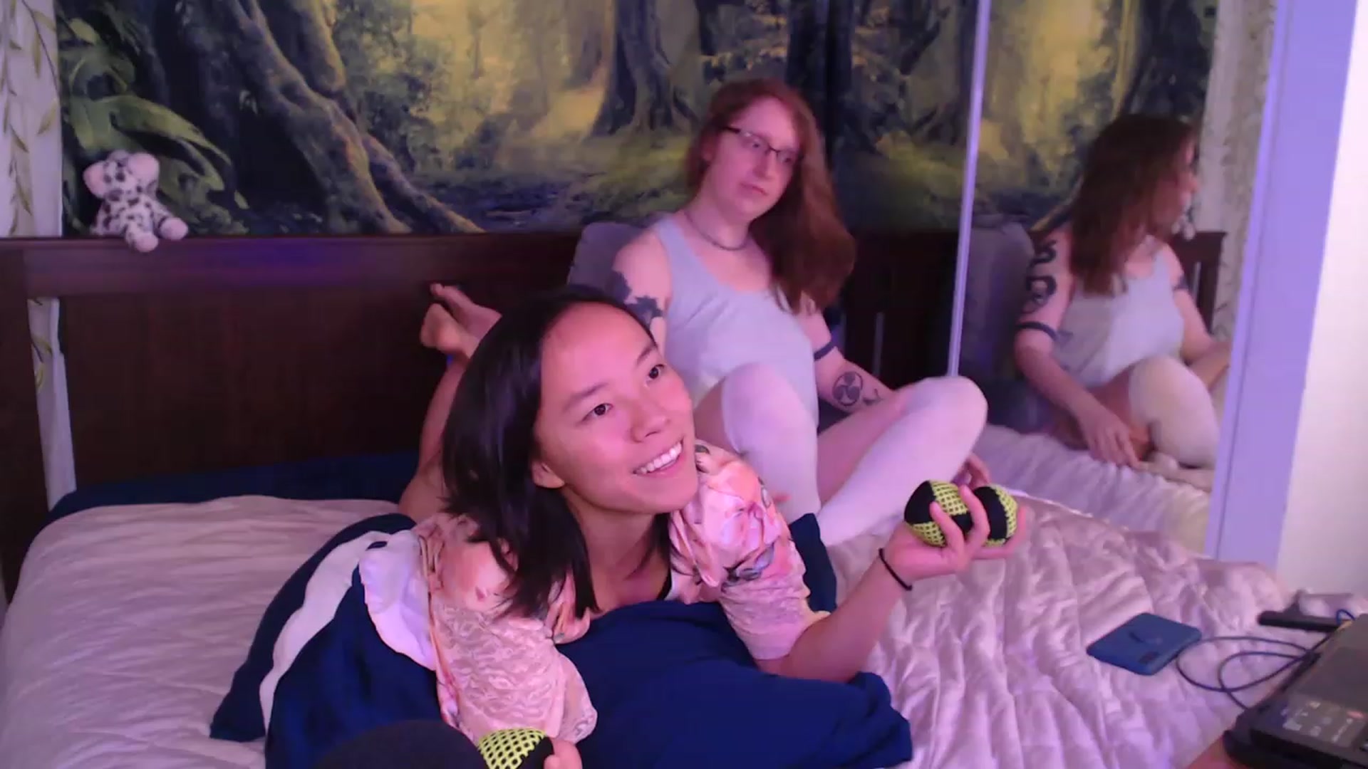 Gallery image thumbnail from Isa_Boop's myfreecams stream on, 08/03/2023, 02:02 image 6 of 20