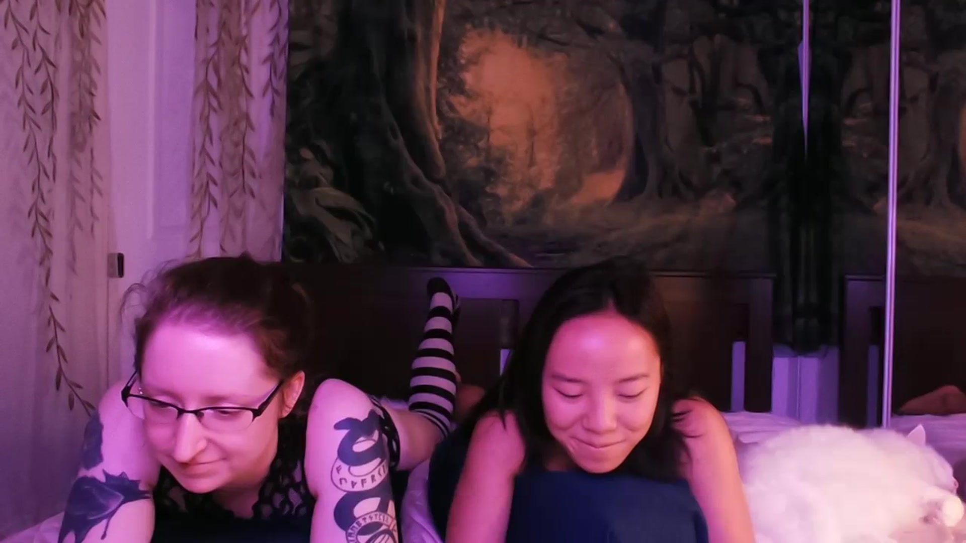 Gallery image thumbnail from Isa_Boop's myfreecams stream on, 08/10/2023, 21:46 image 9 of 20