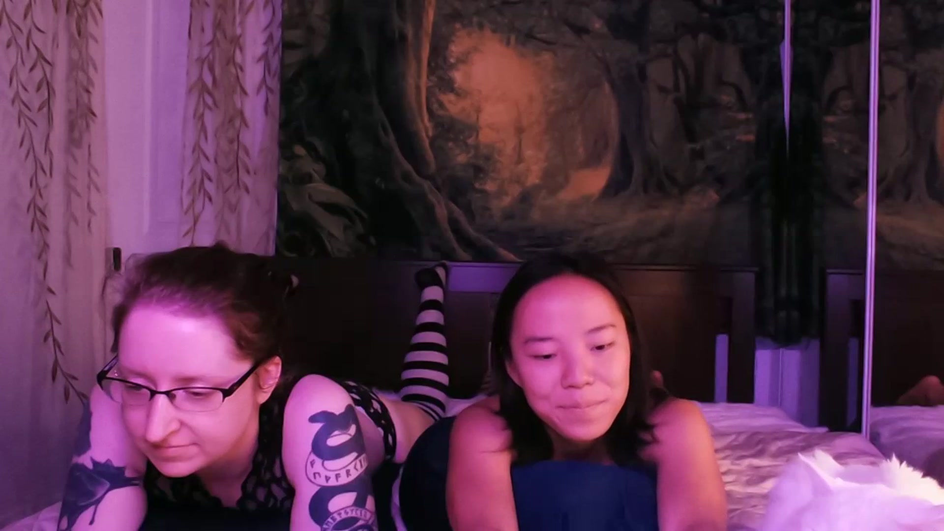 Gallery image thumbnail from Isa_Boop's myfreecams stream on, 08/10/2023, 21:46 image 13 of 20