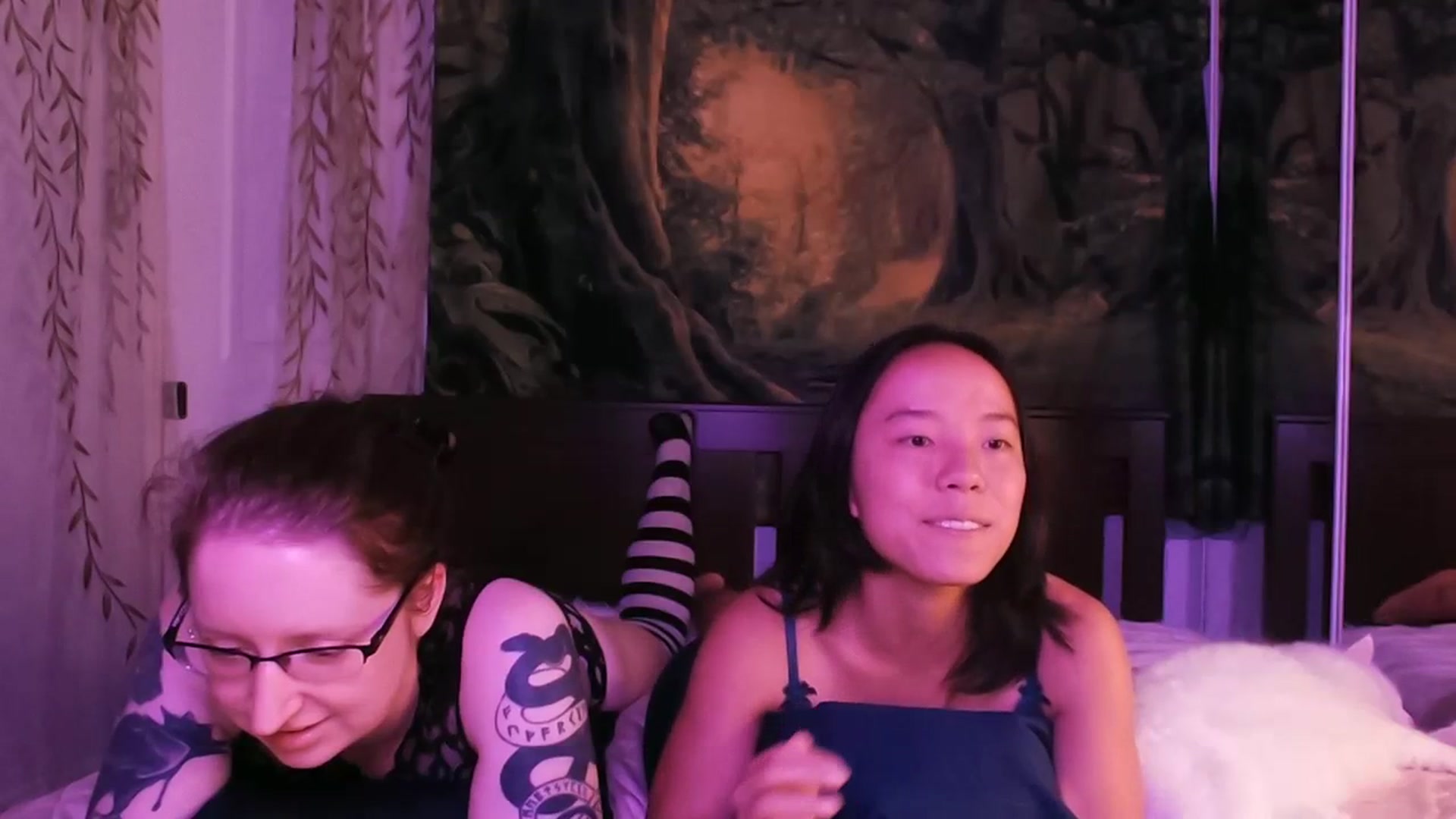 Gallery image thumbnail from Isa_Boop's myfreecams stream on, 08/10/2023, 21:46 image 10 of 20