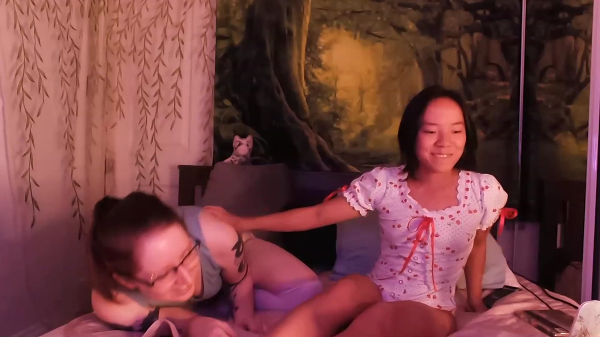 Gallery image thumbnail from Isa_Boop's myfreecams stream on, 08/11/2023, 19:37 image 11 of 20