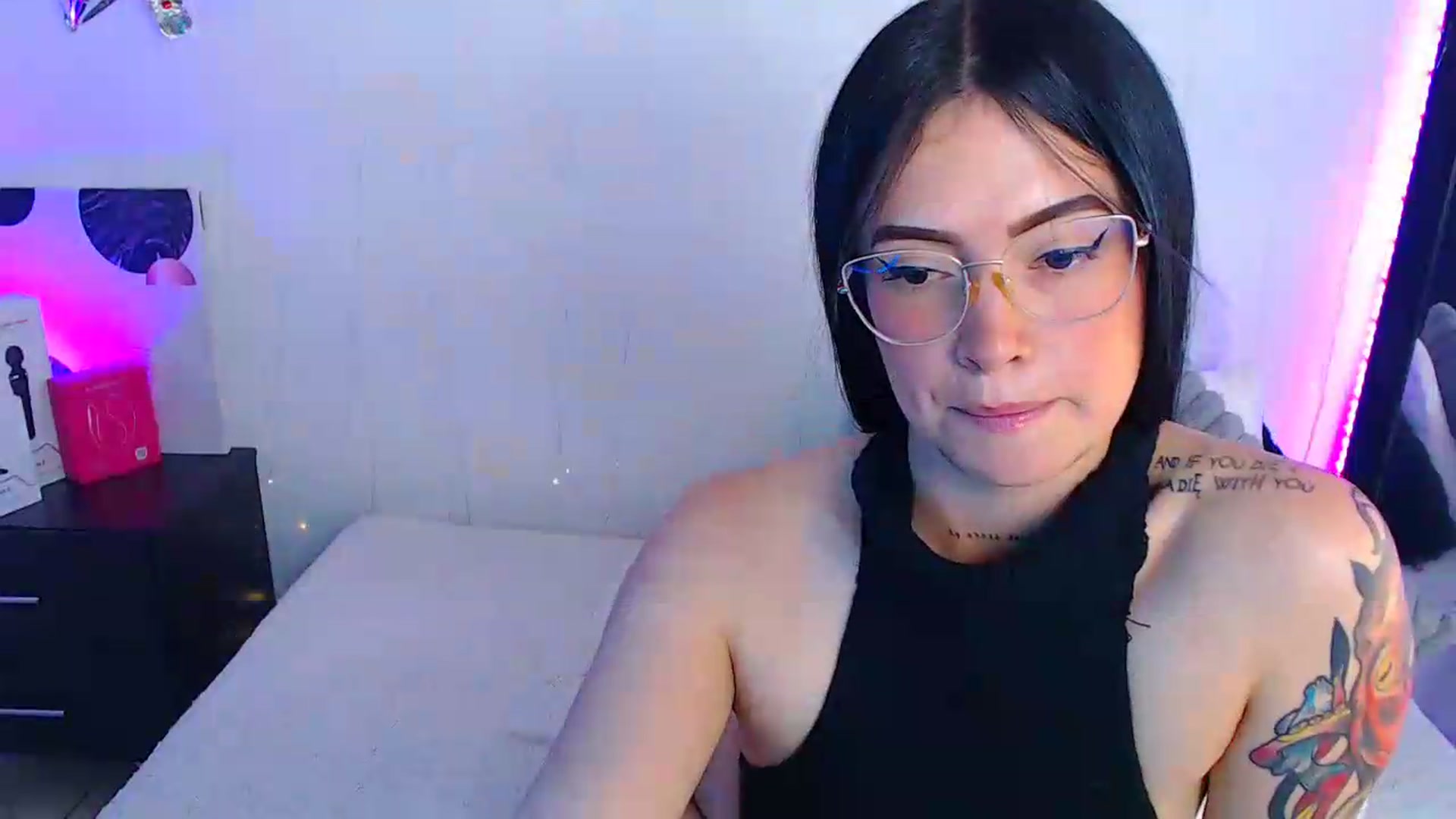 Gallery image thumbnail from Isa_Maiden's myfreecams stream on, 04/29/2026, 17:16 image 14 of 20