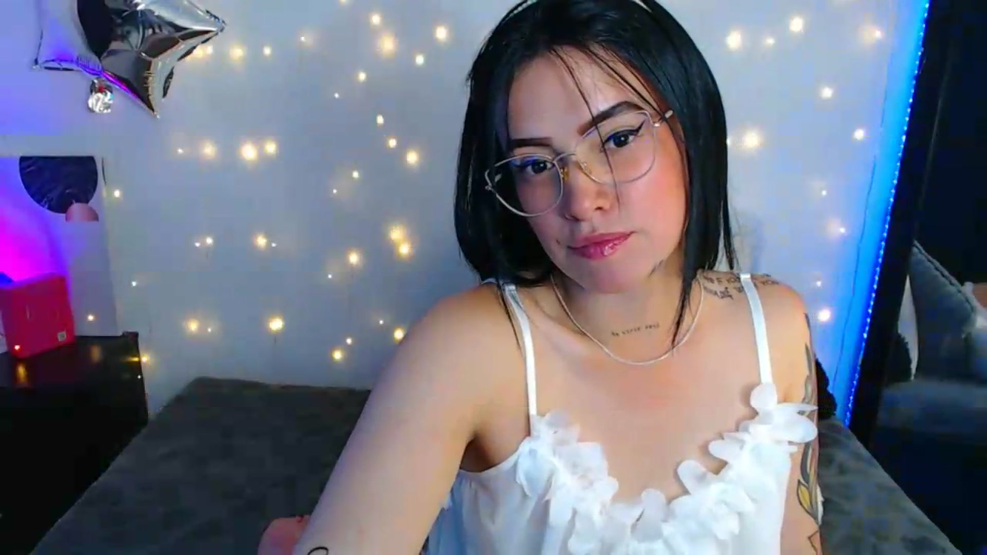 Gallery image thumbnail from Isa_Maiden's myfreecams stream on, 05/06/2026, 16:50 image 11 of 20