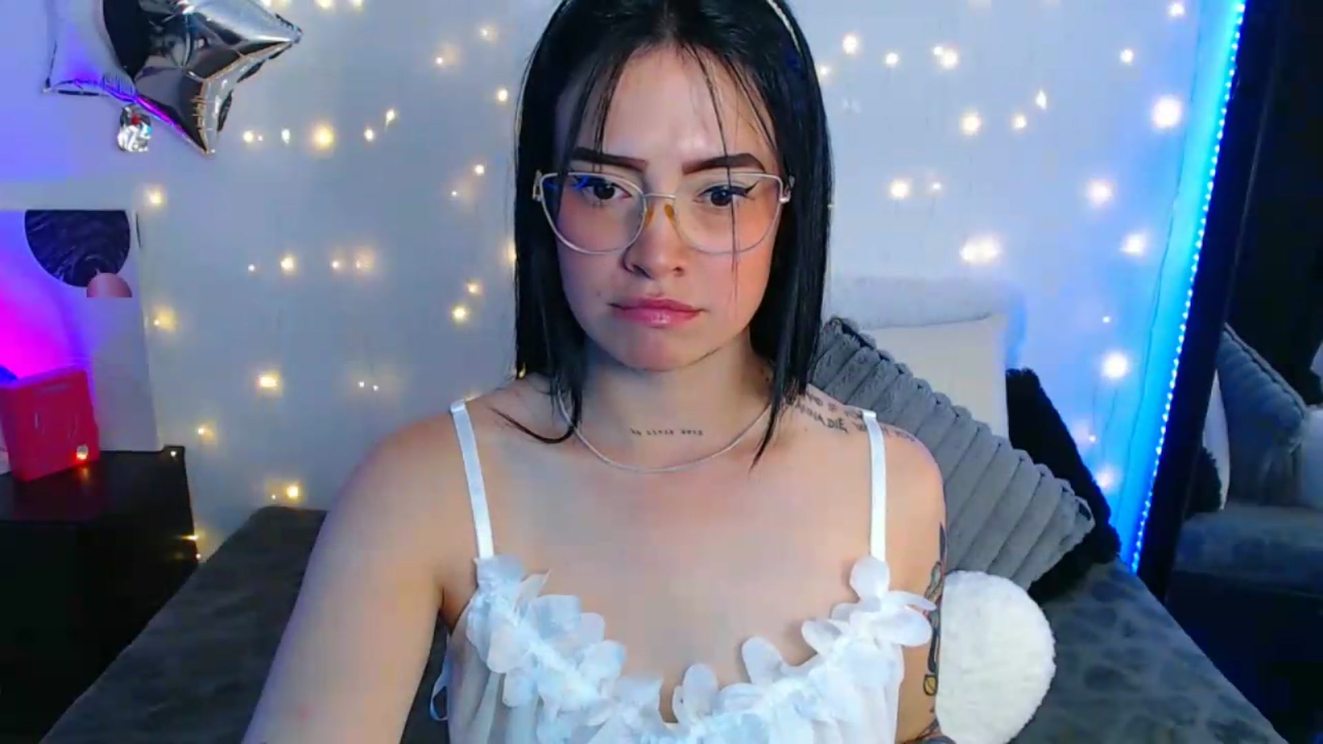 Gallery image thumbnail from Isa_Maiden's myfreecams stream on, 05/06/2026, 16:50 image 6 of 20