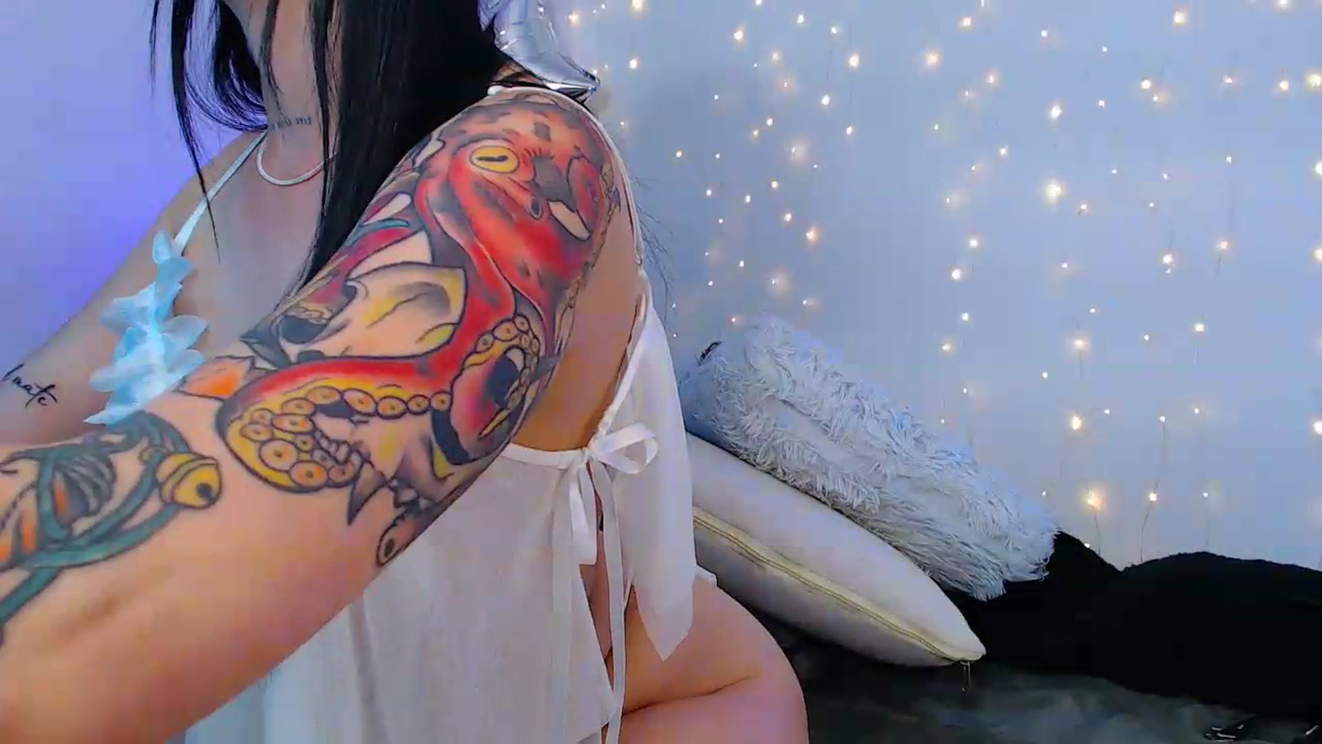 Gallery image thumbnail from Isa_Maiden's myfreecams stream on, 05/06/2026, 19:25 image 3 of 20