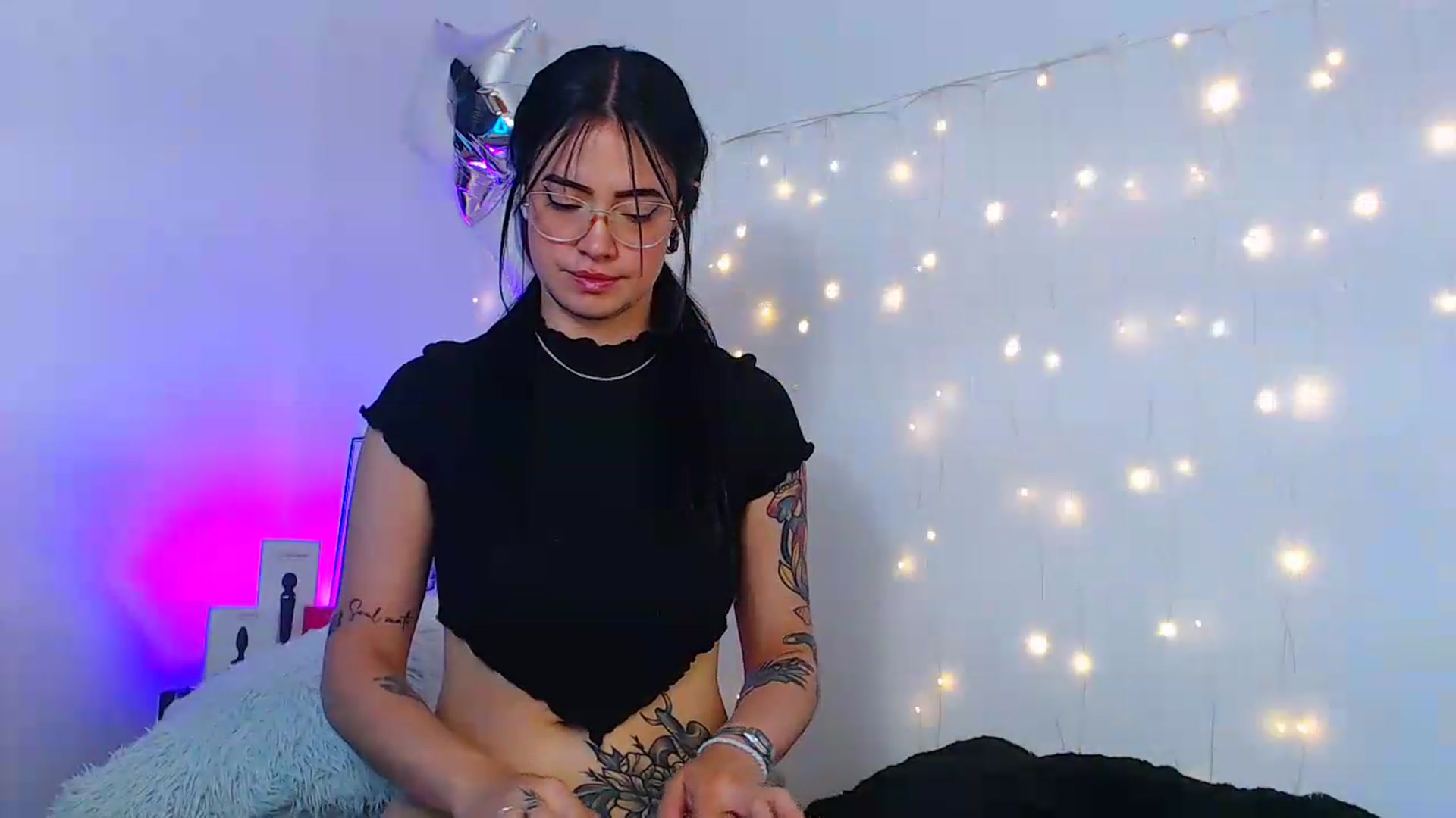 Gallery image thumbnail from Isa_Maiden's myfreecams stream on, 05/11/2026, 18:42 image 8 of 20