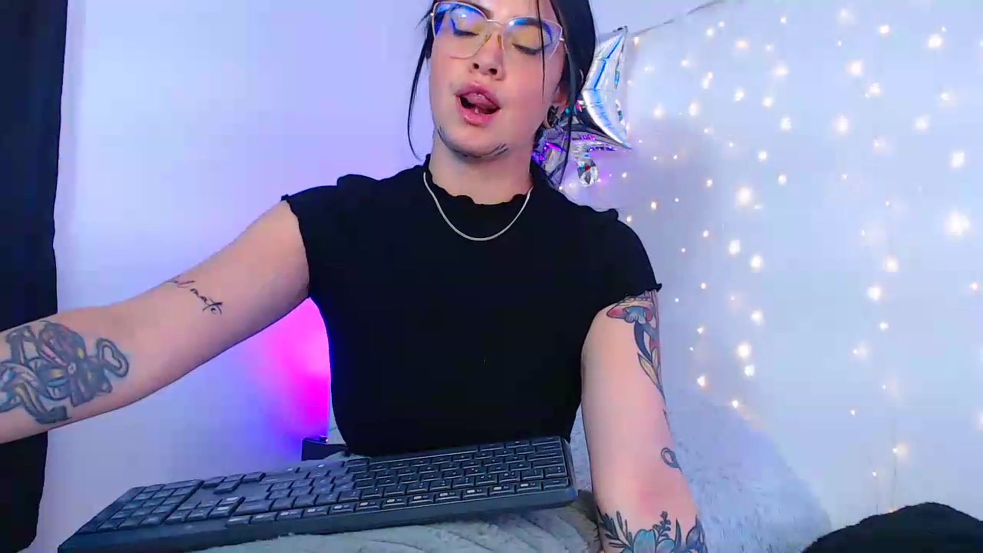 Gallery image thumbnail from Isa_Maiden's myfreecams stream on, 05/11/2026, 18:42 image 19 of 20