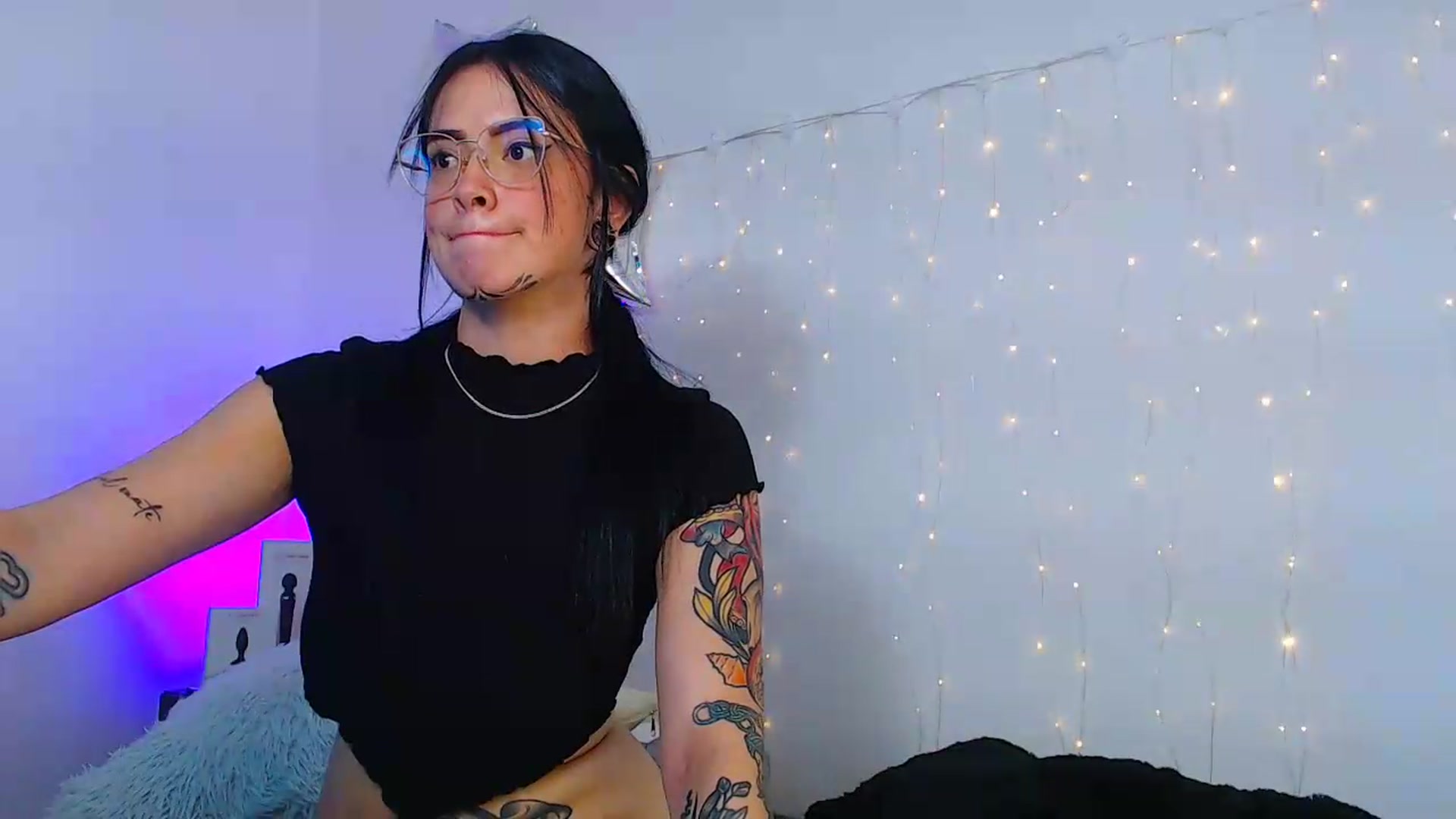 Gallery image thumbnail from Isa_Maiden's myfreecams stream on, 05/11/2026, 18:42 image 5 of 20