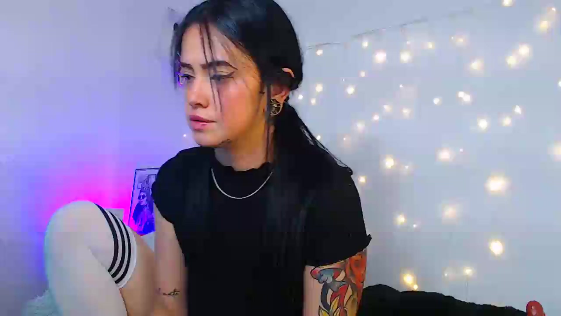 Gallery image thumbnail from Isa_Maiden's myfreecams stream on, 05/11/2026, 18:42 image 1 of 20