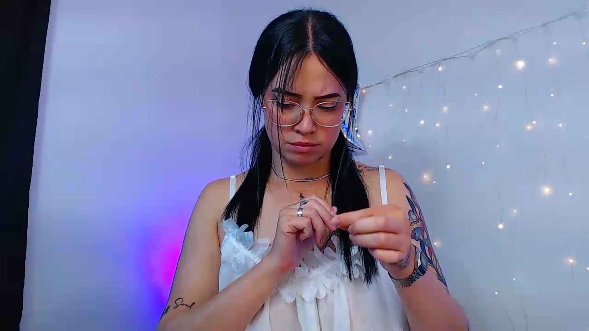 Gallery image thumbnail from Isa_Maiden's myfreecams stream on, 05/20/2026, 19:56 image 19 of 20