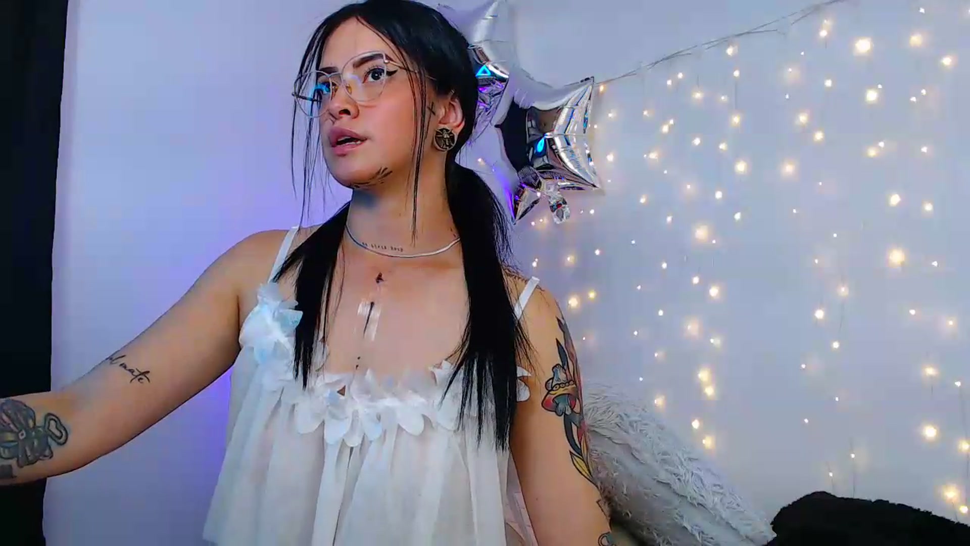 Gallery image thumbnail from Isa_Maiden's myfreecams stream on, 05/20/2026, 19:56 image 10 of 20