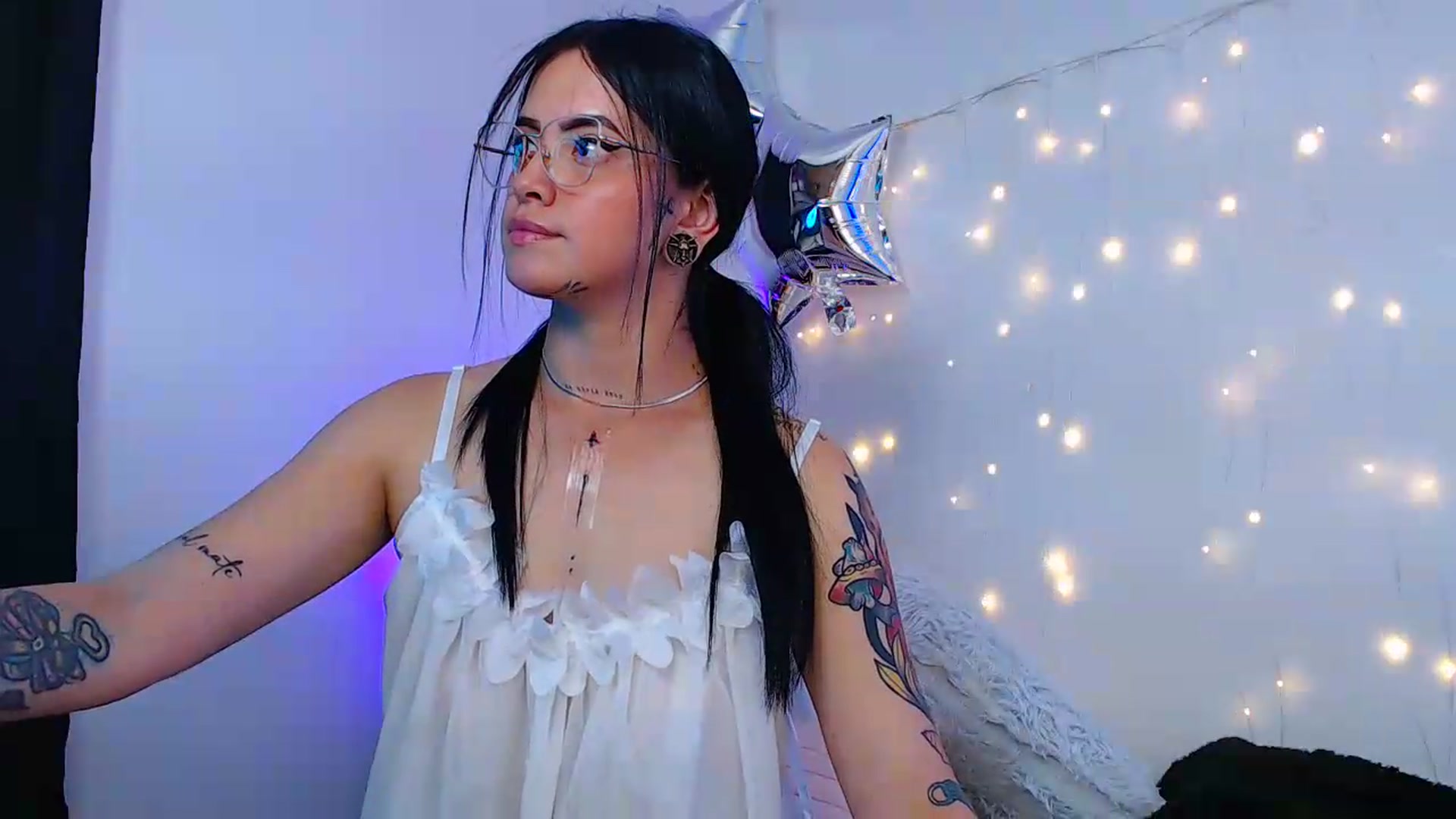 Gallery image thumbnail from Isa_Maiden's myfreecams stream on, 05/20/2026, 19:56 image 9 of 20