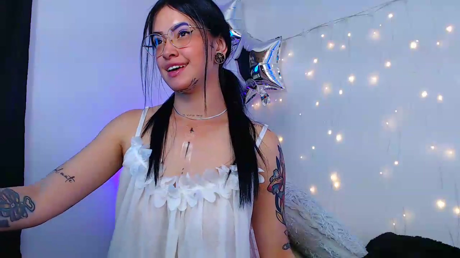 Gallery image thumbnail from Isa_Maiden's myfreecams stream on, 05/20/2026, 19:56 image 11 of 20