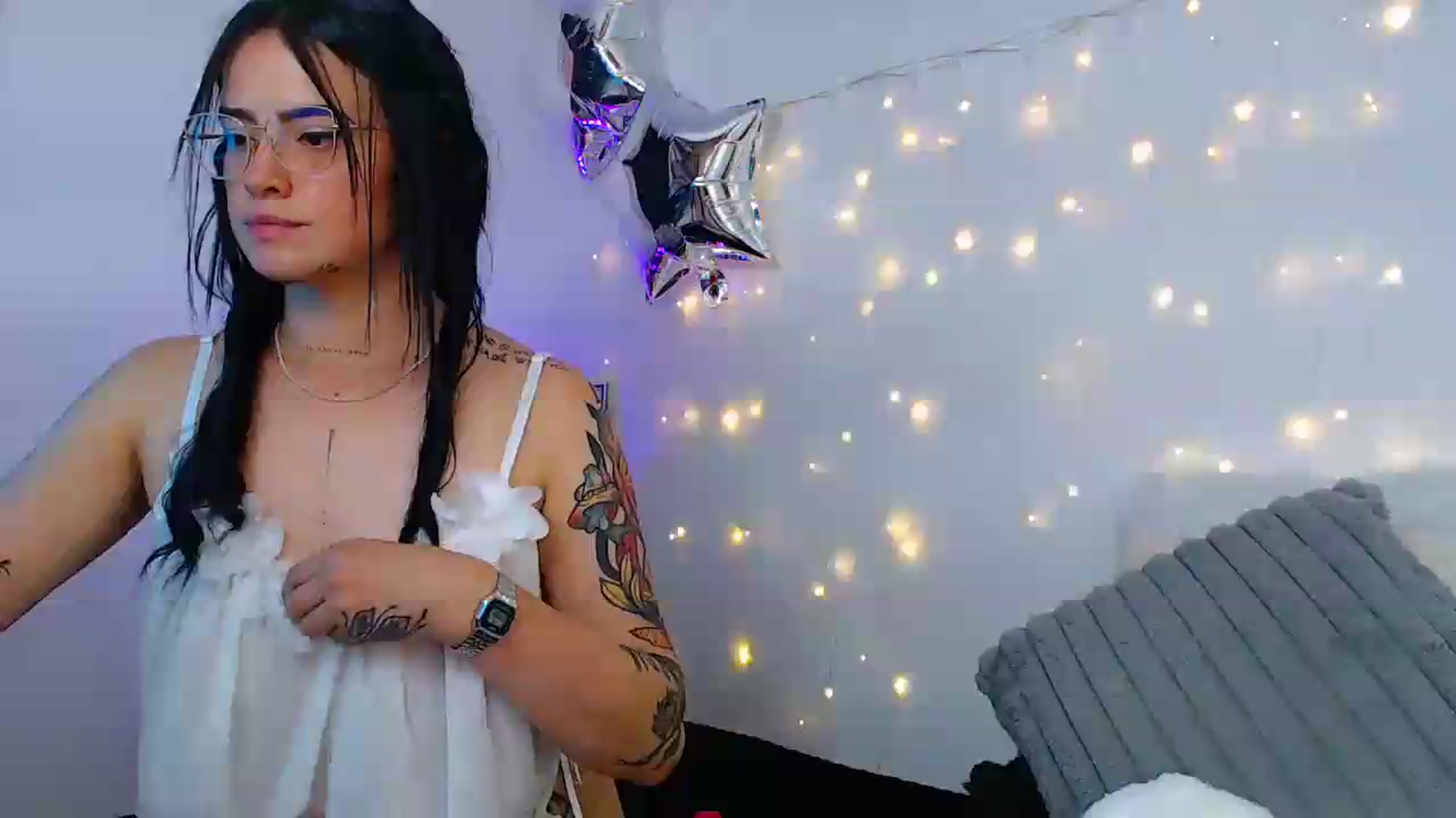 Gallery image thumbnail from Isa_Maiden's myfreecams stream on, 06/05/2026, 17:26 image 7 of 20