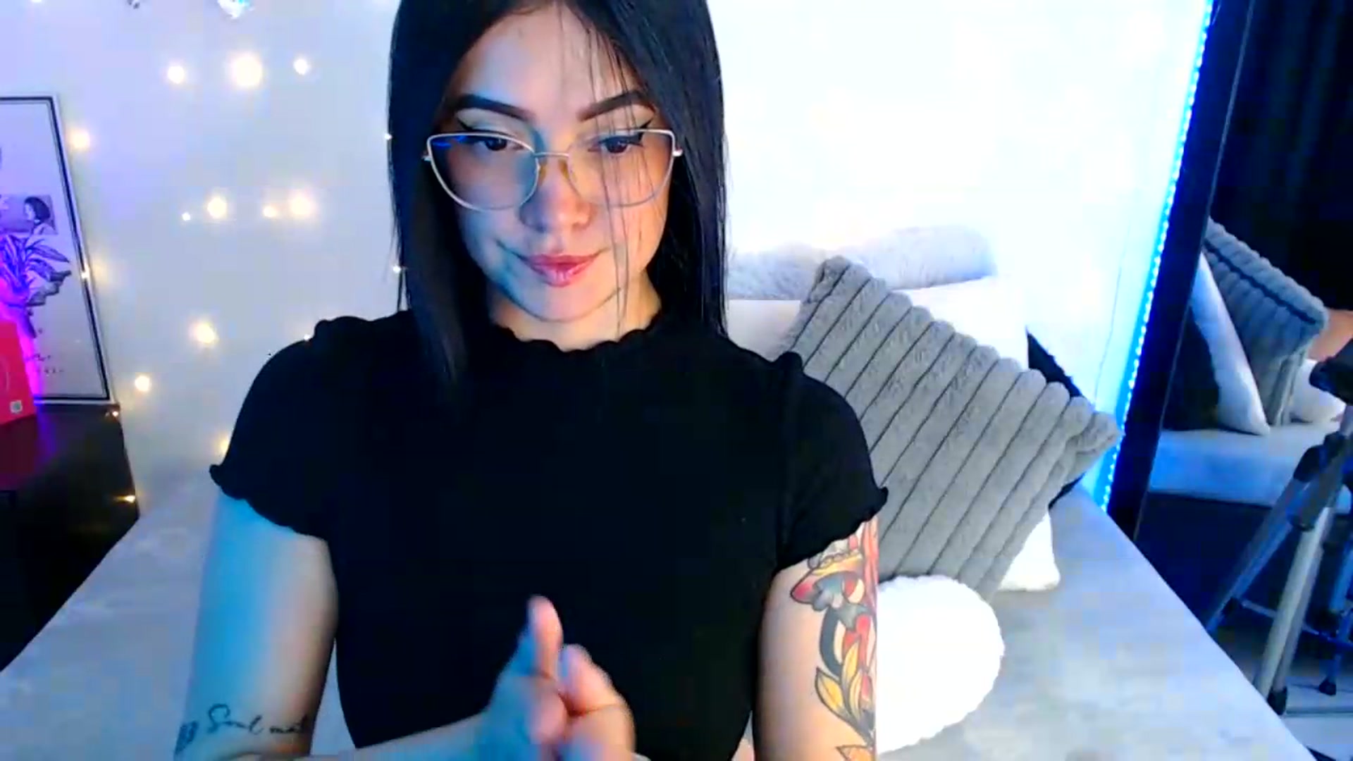 Gallery image thumbnail from Isa_Maiden's myfreecams stream on, 06/13/2026, 17:24 image 16 of 20
