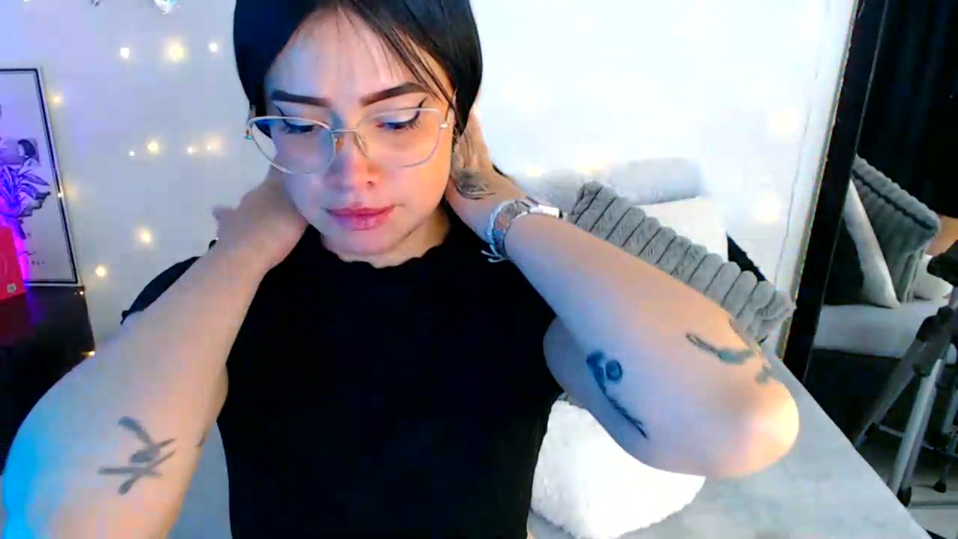 Gallery image thumbnail from Isa_Maiden's myfreecams stream on, 06/13/2026, 17:24 image 15 of 20