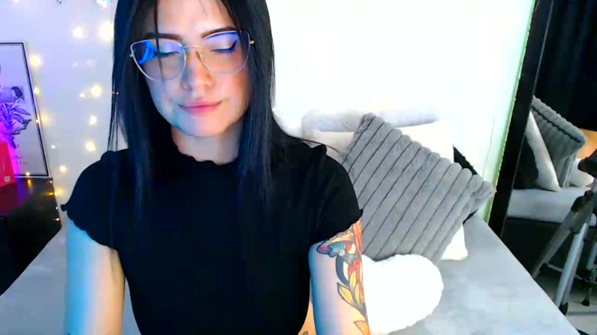 Gallery image thumbnail from Isa_Maiden's myfreecams stream on, 06/13/2026, 17:24 image 20 of 20