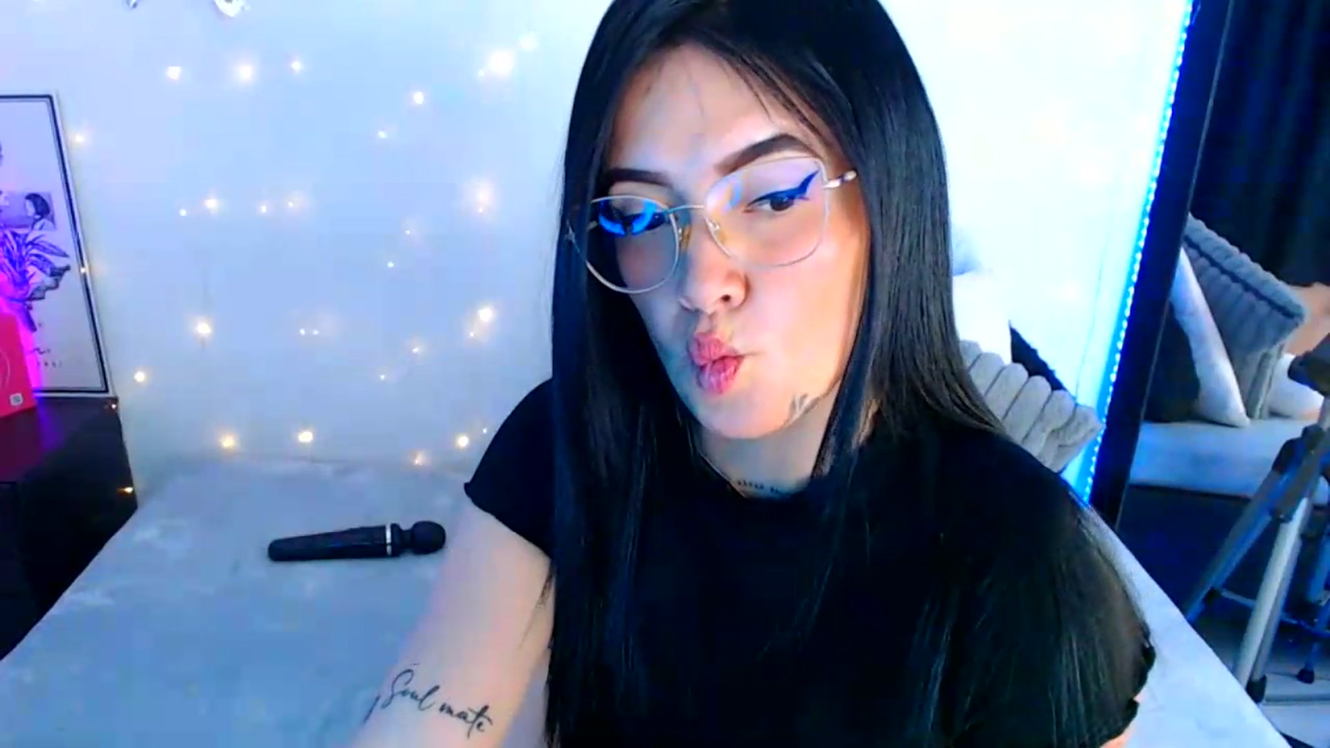 Gallery image thumbnail from Isa_Maiden's myfreecams stream on, 06/13/2026, 17:24 image 10 of 20