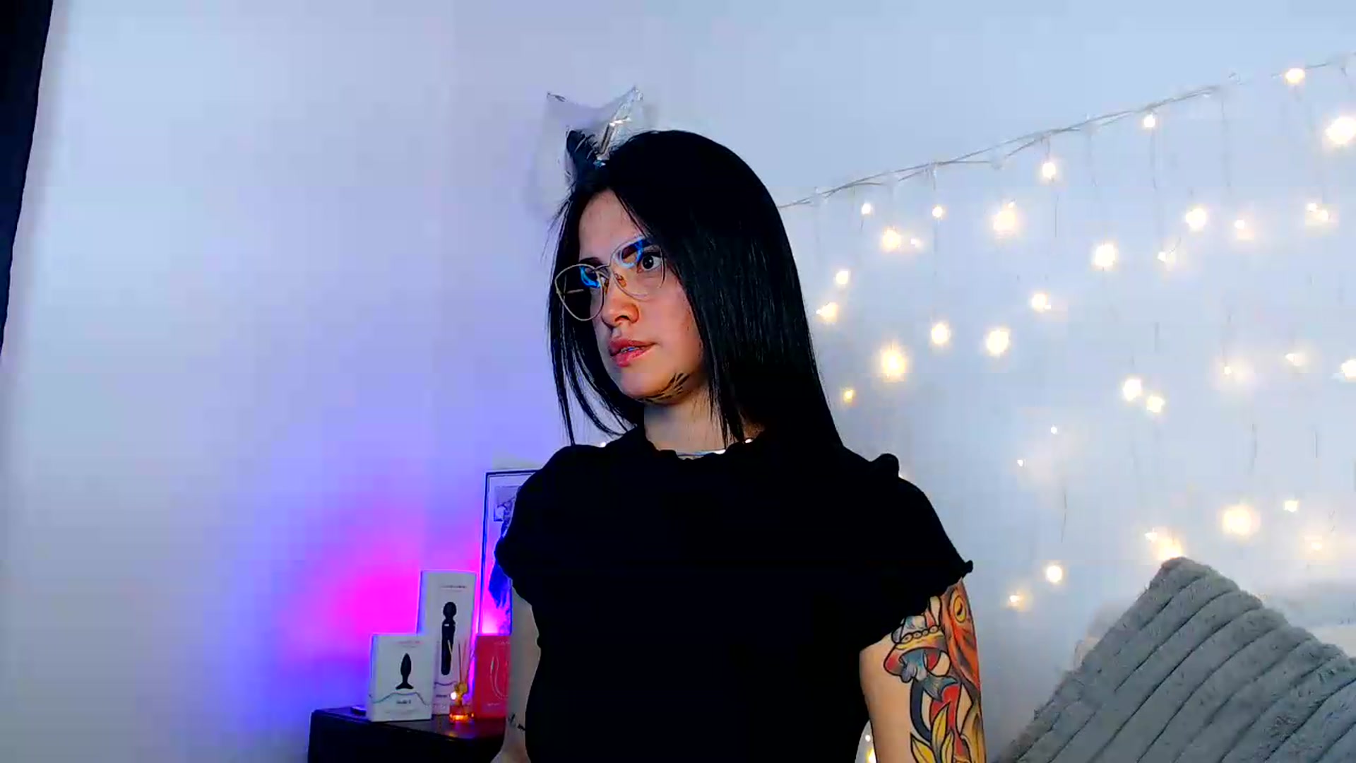 Gallery image thumbnail from Isa_Maiden's myfreecams stream on, 06/13/2026, 18:40 image 3 of 20