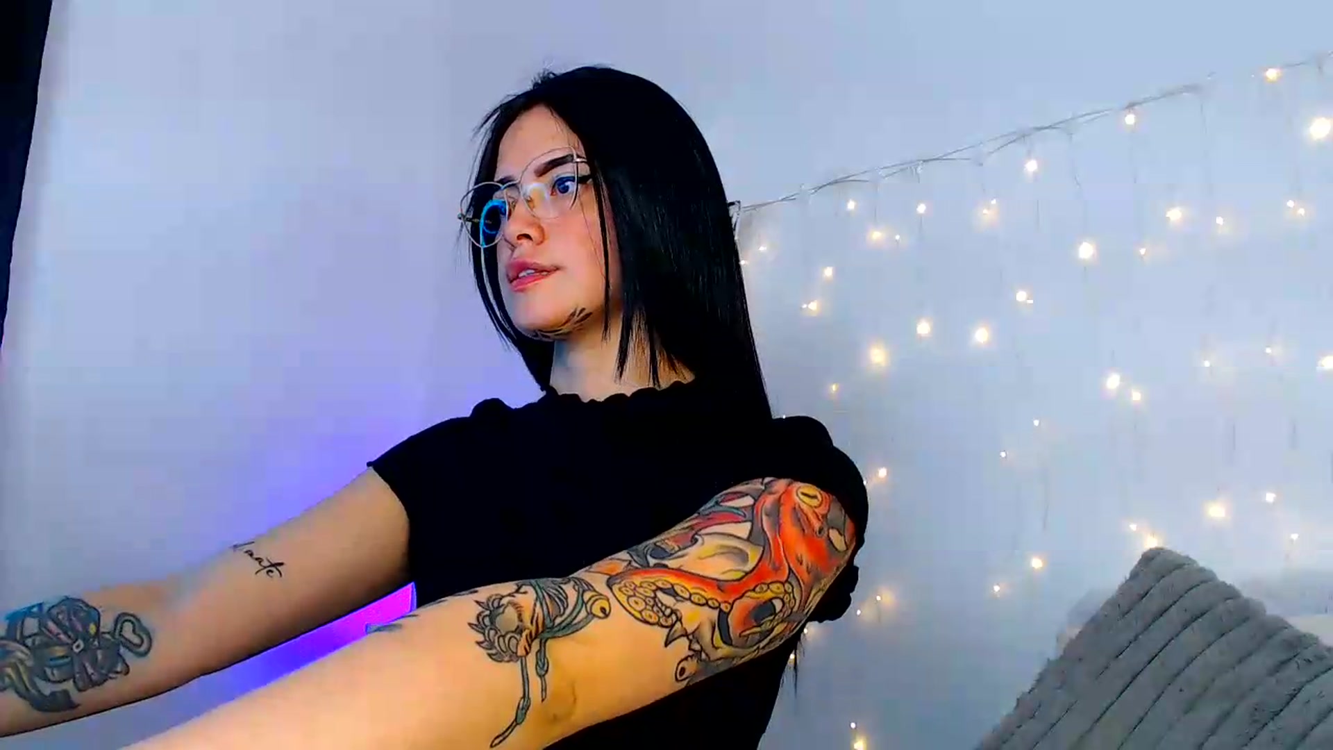 Gallery image thumbnail from Isa_Maiden's myfreecams stream on, 06/13/2026, 18:40 image 2 of 20