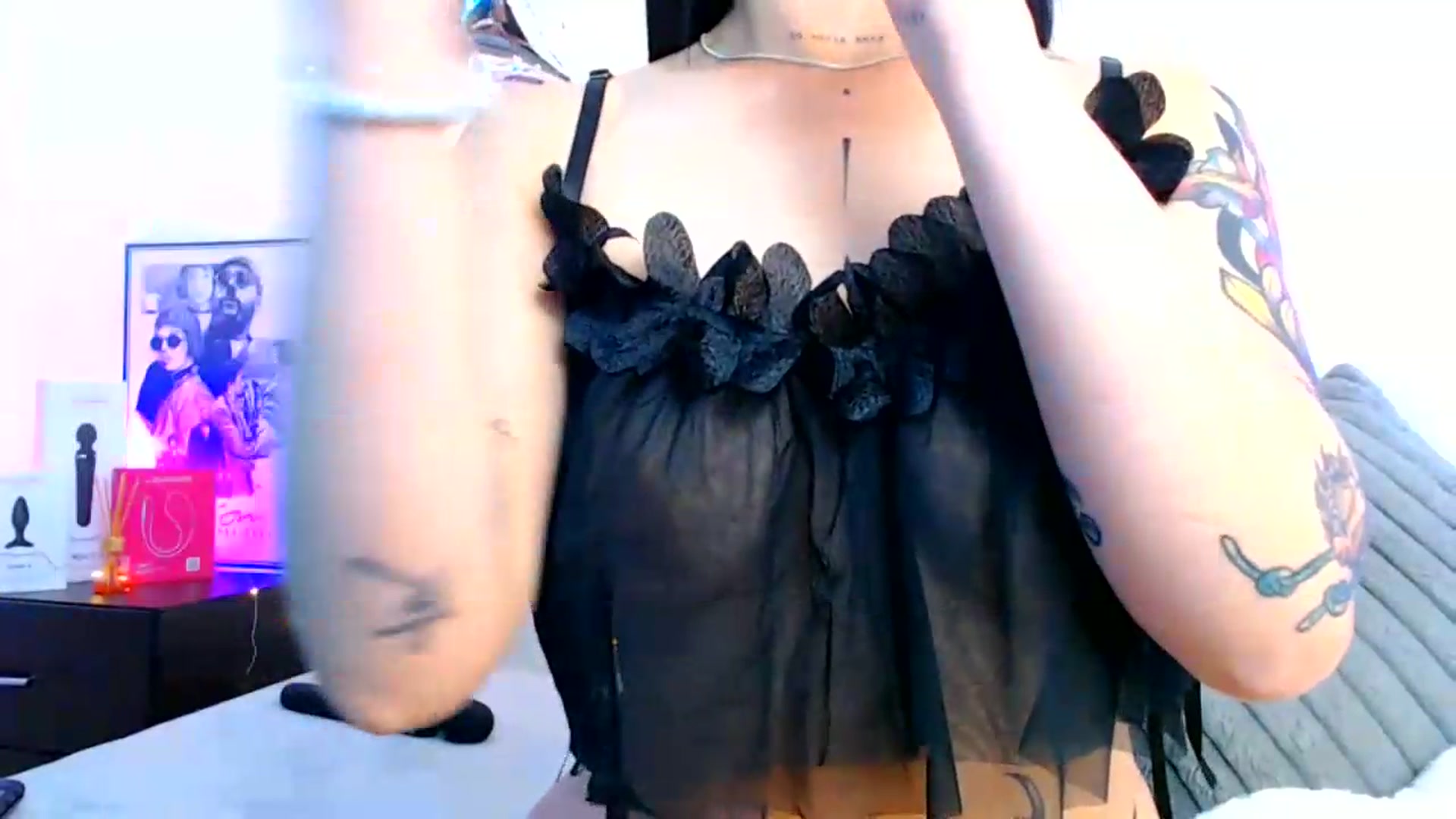 Gallery image thumbnail from Isa_Maiden's myfreecams stream on, 06/23/2026, 17:32 image 20 of 20
