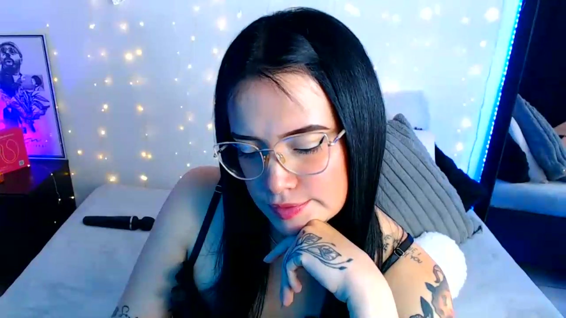 Gallery image thumbnail from Isa_Maiden's myfreecams stream on, 06/23/2026, 17:32 image 15 of 20